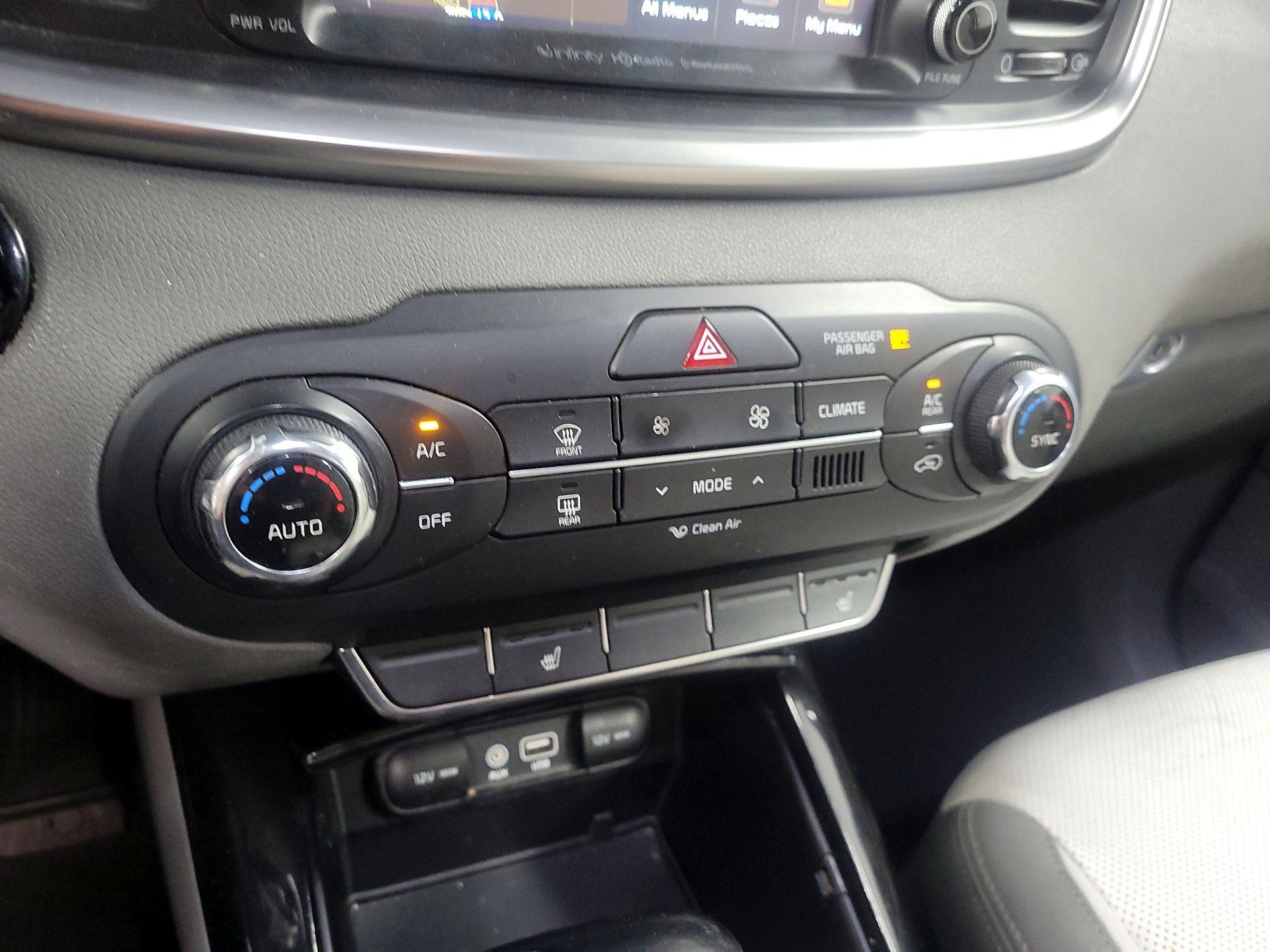 Thumbnail: 2016 Kia Sorento - 15
