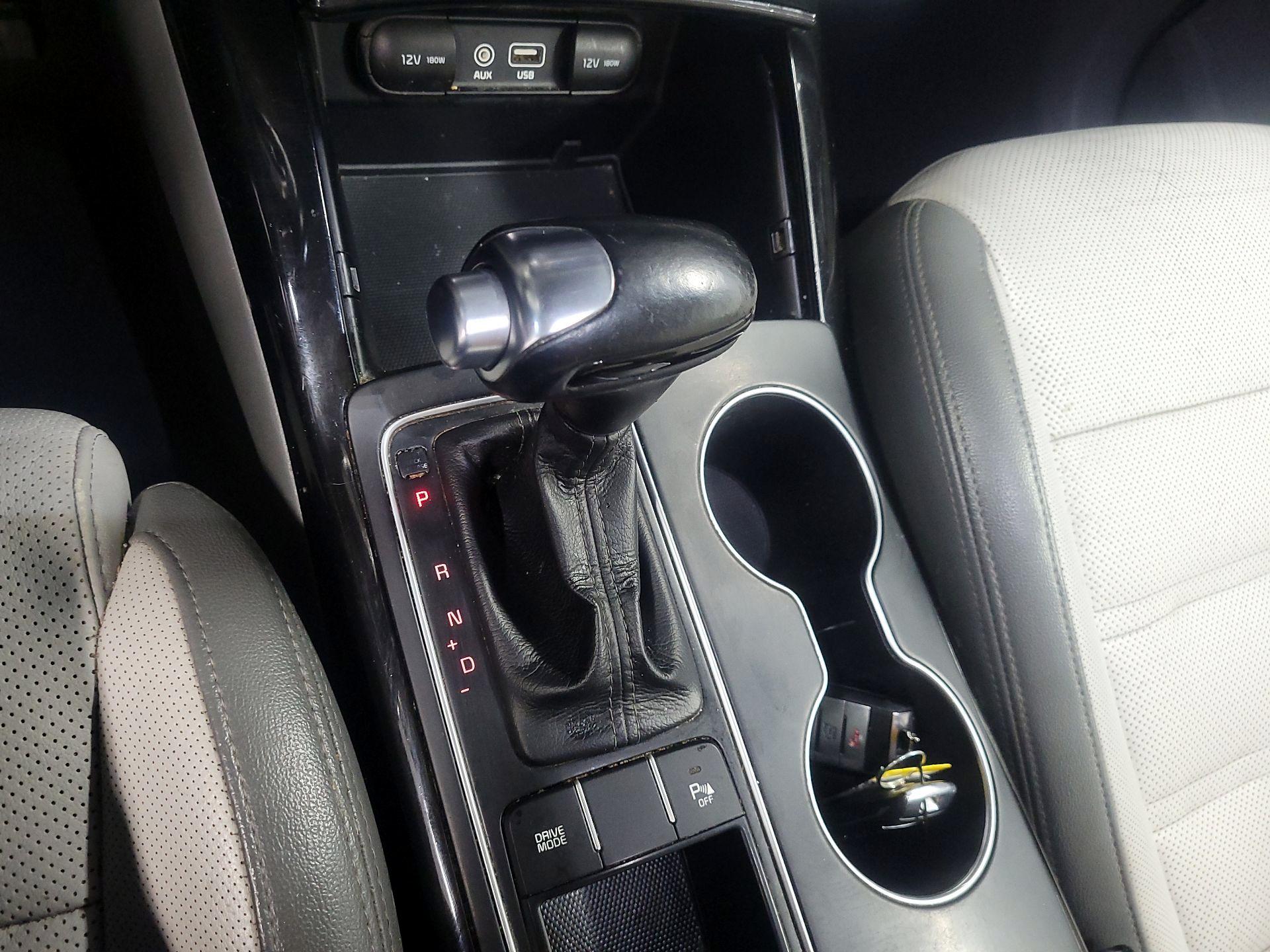 Thumbnail: 2016 Kia Sorento - 16
