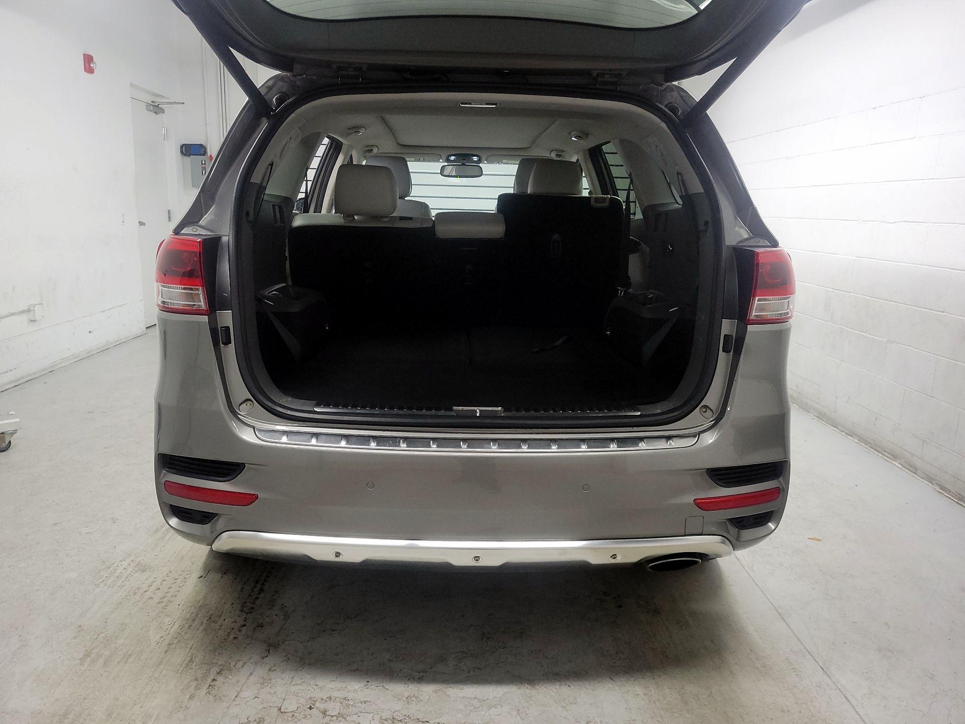 Thumbnail: 2016 Kia Sorento - 19