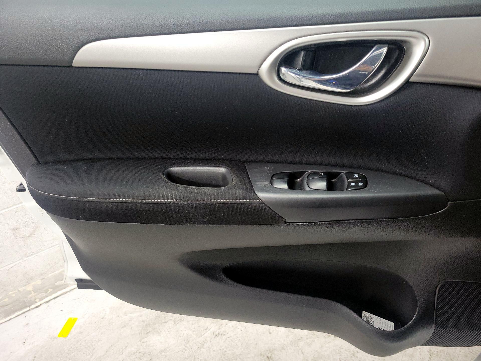 Thumbnail: 2014 Nissan Sentra - 12