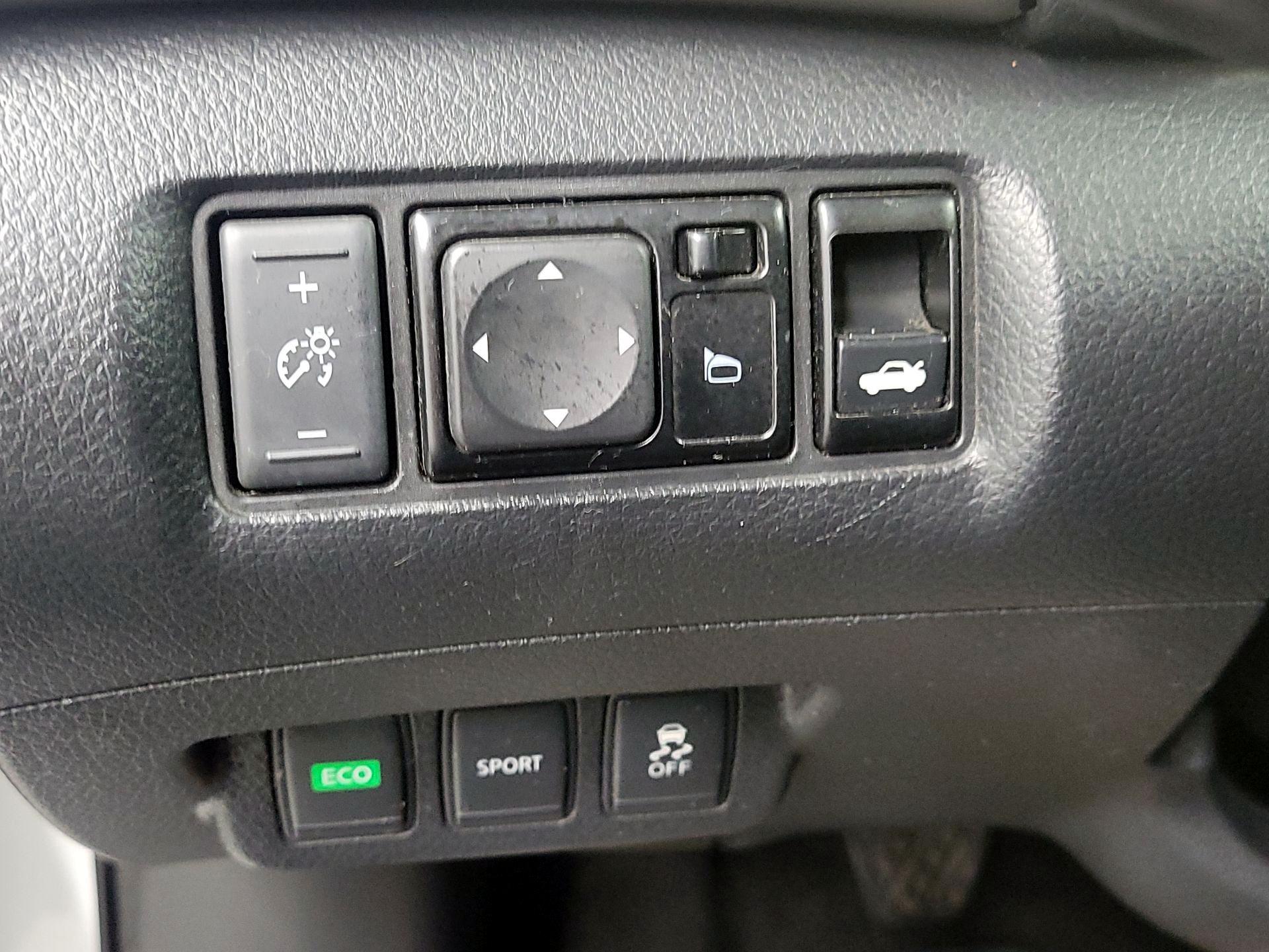 Thumbnail: 2014 Nissan Sentra - 13