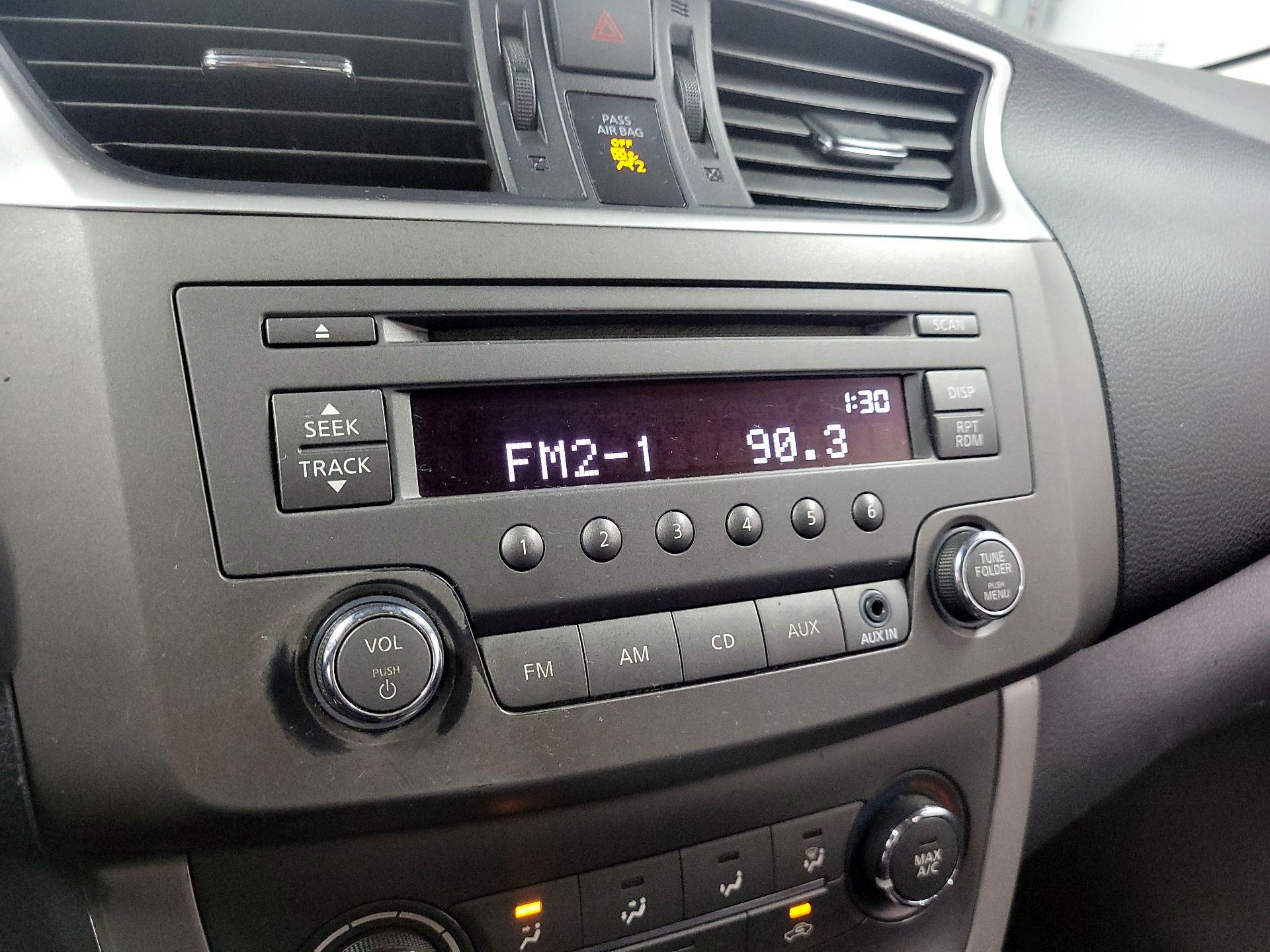 Thumbnail: 2014 Nissan Sentra - 14