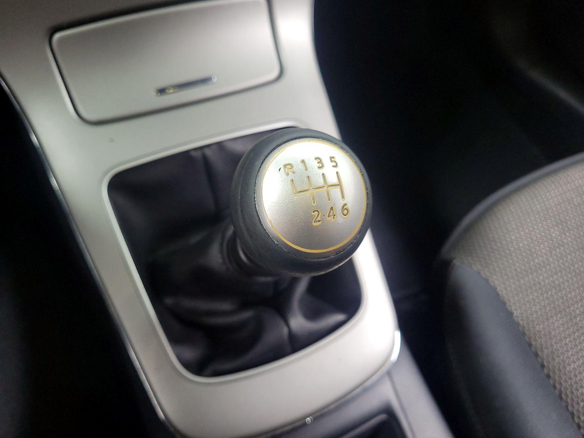 Thumbnail: 2014 Nissan Sentra - 16
