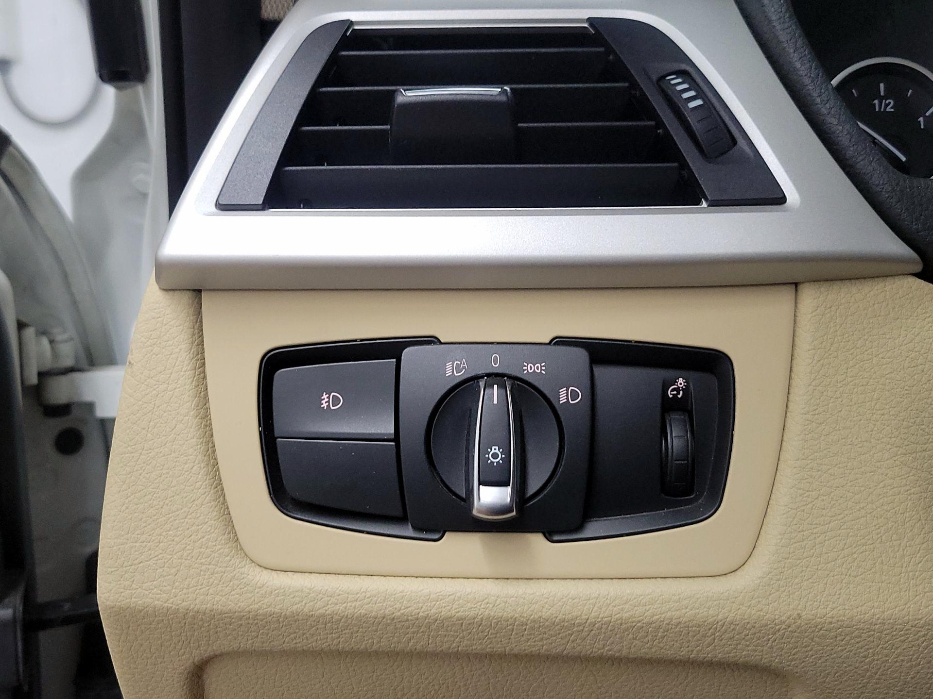 Thumbnail: 2014 BMW 3 Series - 13
