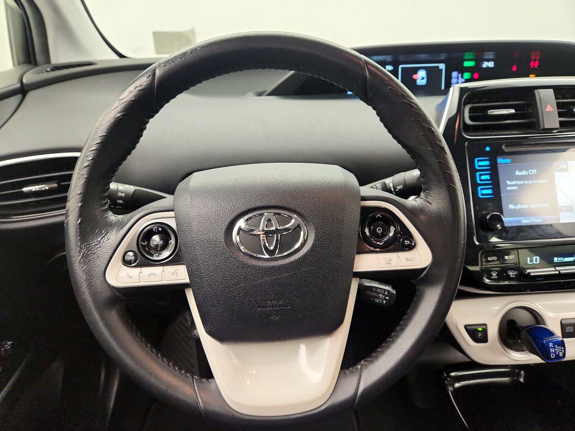 Thumbnail: 2017 Toyota Prius Prime - 10
