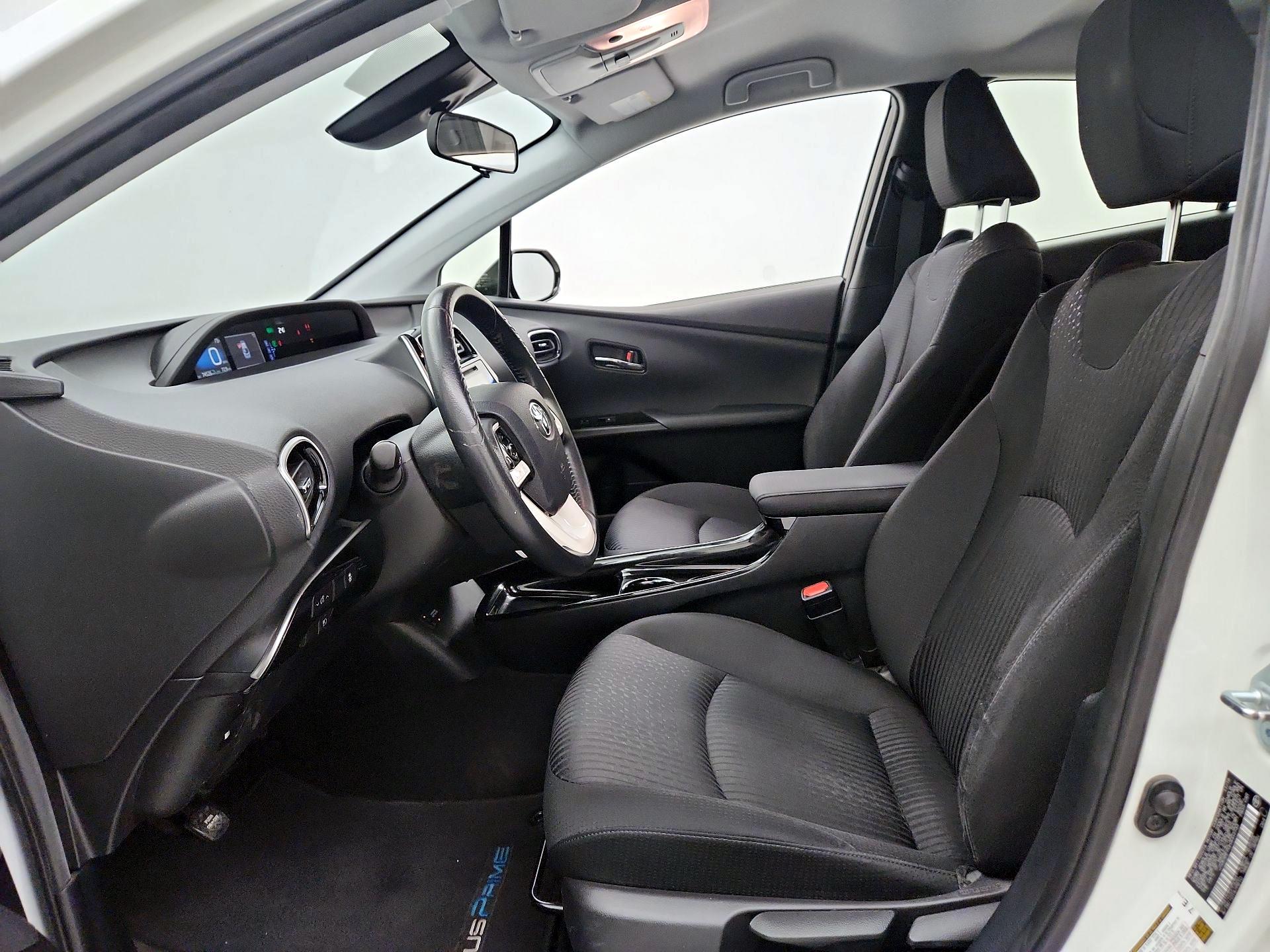 Thumbnail: 2017 Toyota Prius Prime - 11