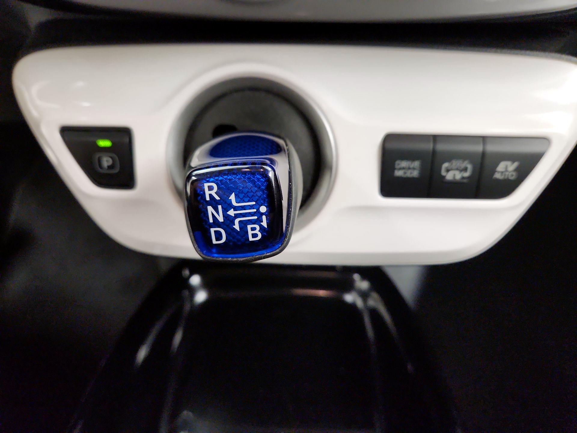 Thumbnail: 2017 Toyota Prius Prime - 18