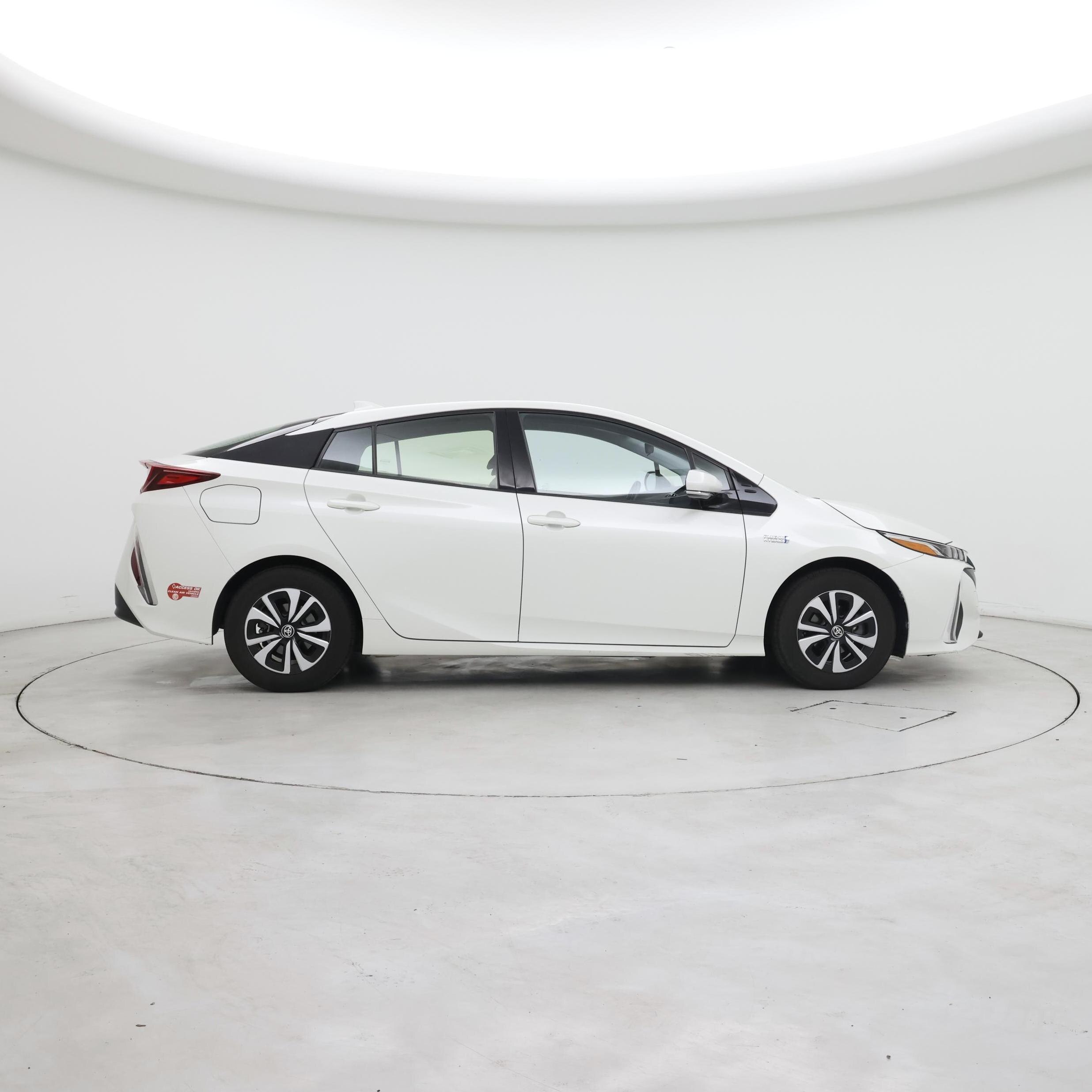 Thumbnail: 2017 Toyota Prius Prime - 7