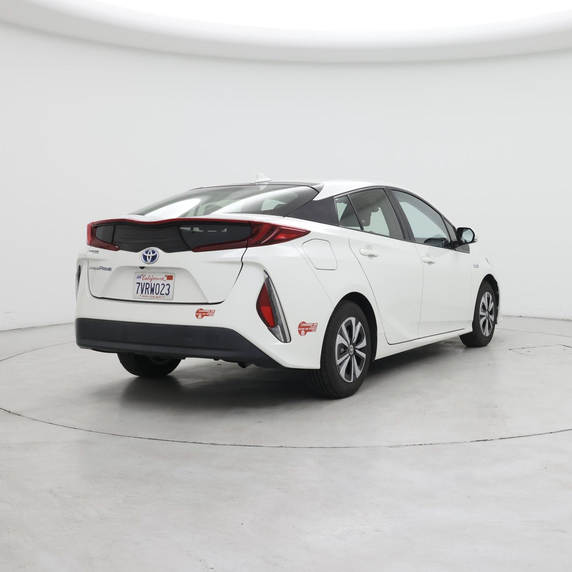 Thumbnail: 2017 Toyota Prius Prime - 8