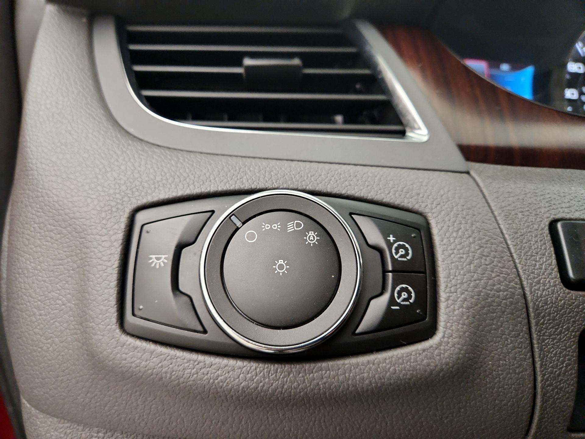 Thumbnail: 2013 Ford Edge - 13