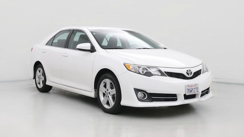 2014 Toyota Camry SE Hero Image