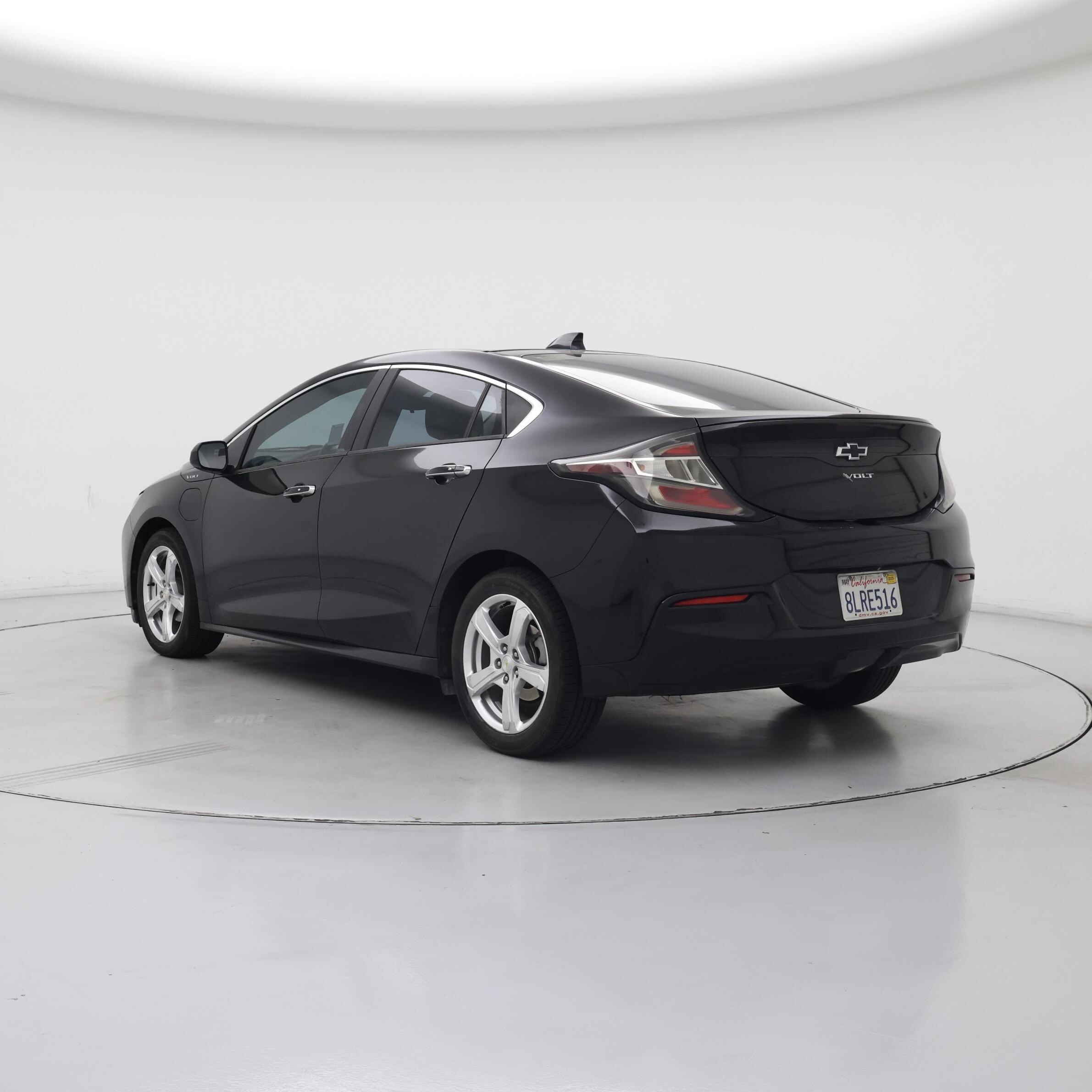 Thumbnail: 2017 Chevrolet Volt - 2