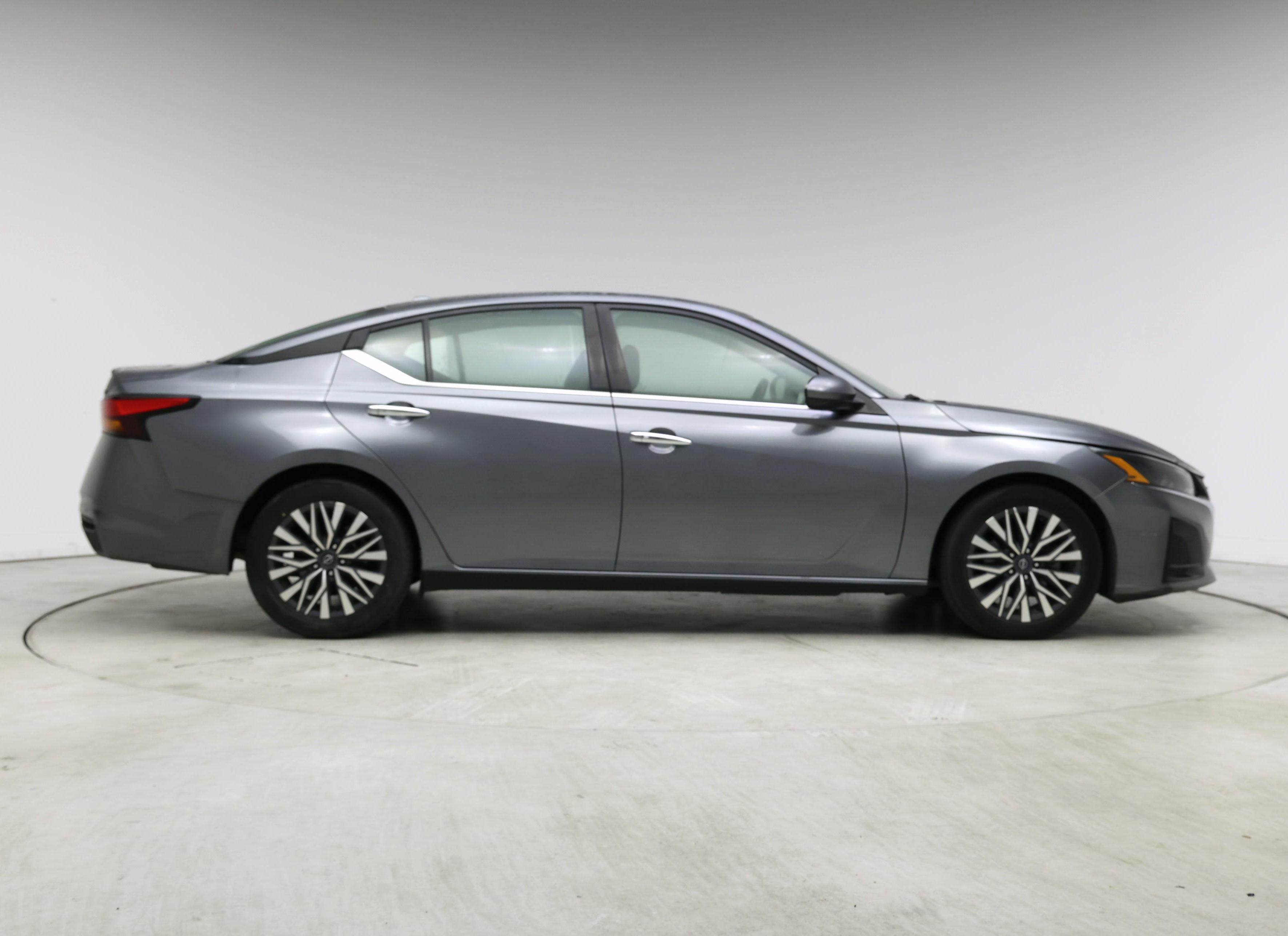 Thumbnail: 2023 Nissan Altima - 7