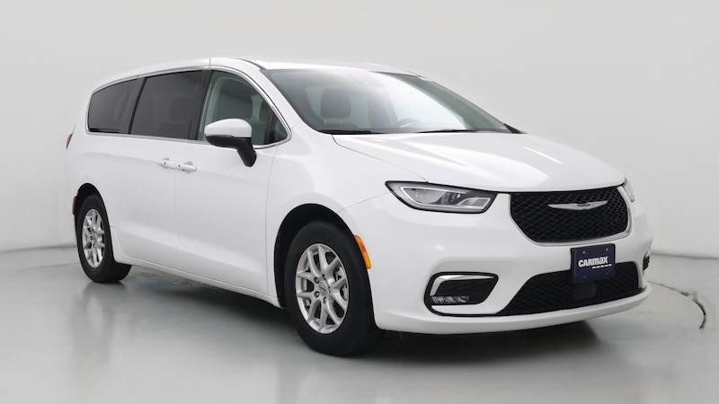 2023 Chrysler Pacifica Touring L Hero Image