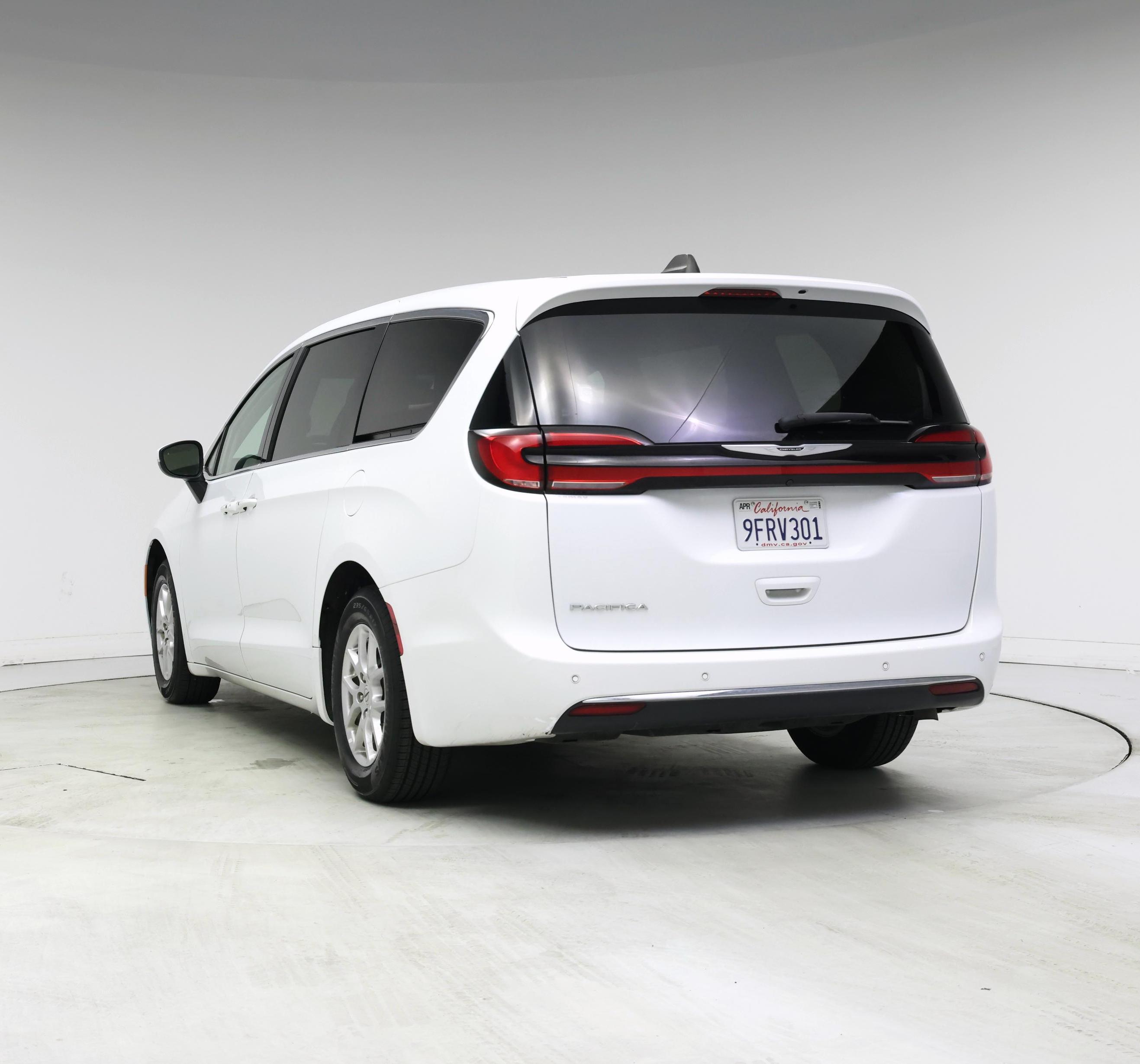 Thumbnail: 2023 Chrysler Pacifica - 2