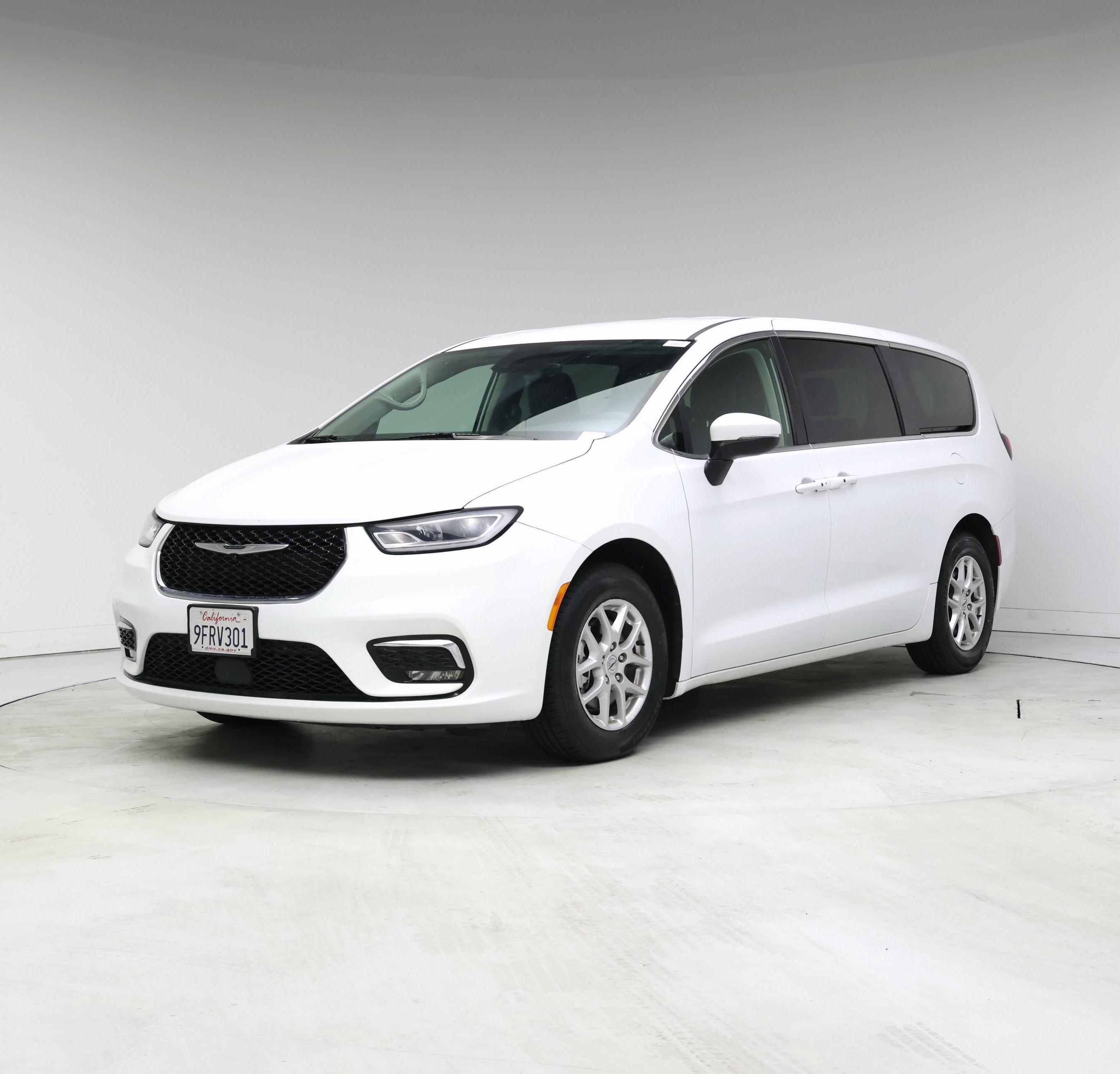 Thumbnail: 2023 Chrysler Pacifica - 4