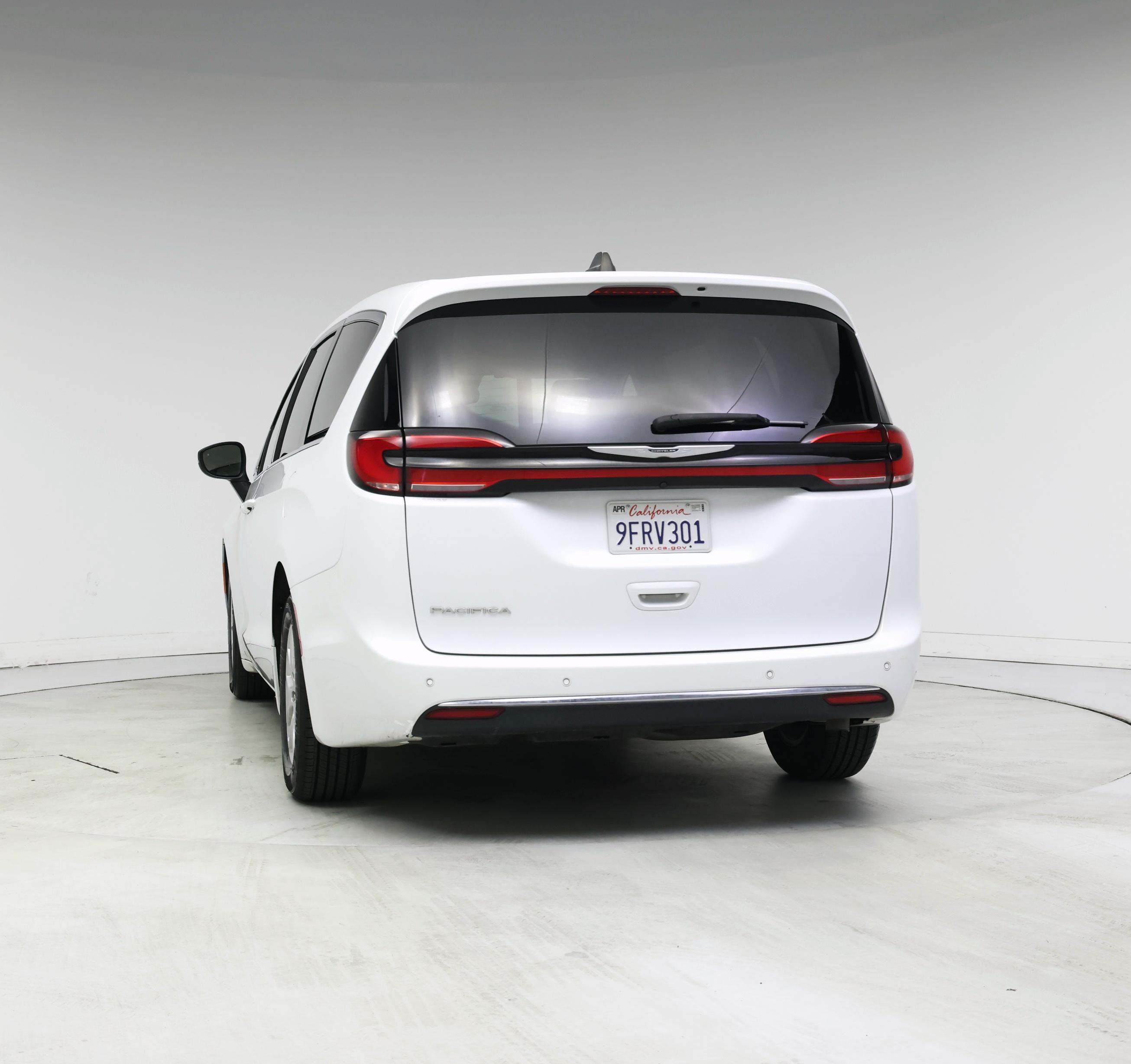 Thumbnail: 2023 Chrysler Pacifica - 6