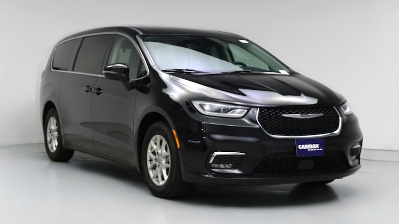 2023 Chrysler Pacifica Touring L Hero Image