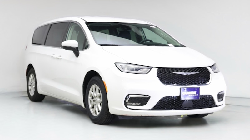 2023 Chrysler Pacifica Touring L Hero Image