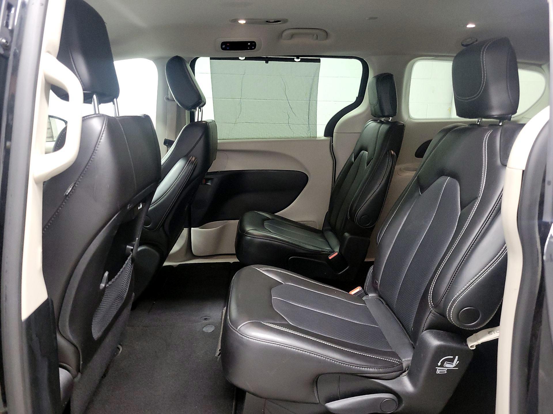Thumbnail: 2023 Chrysler Pacifica - 17