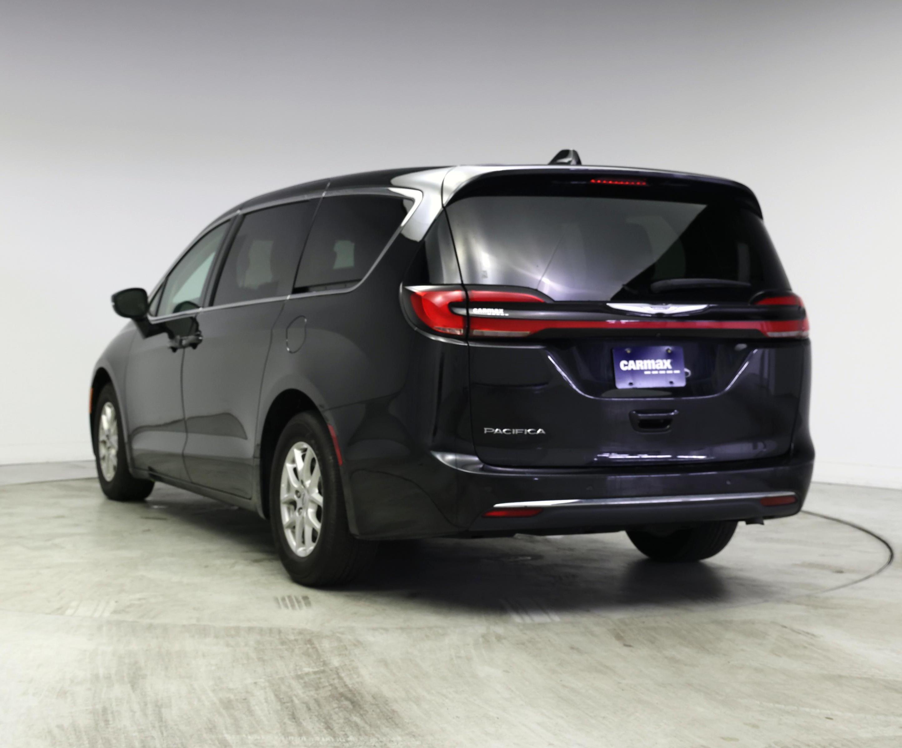 Thumbnail: 2023 Chrysler Pacifica - 2