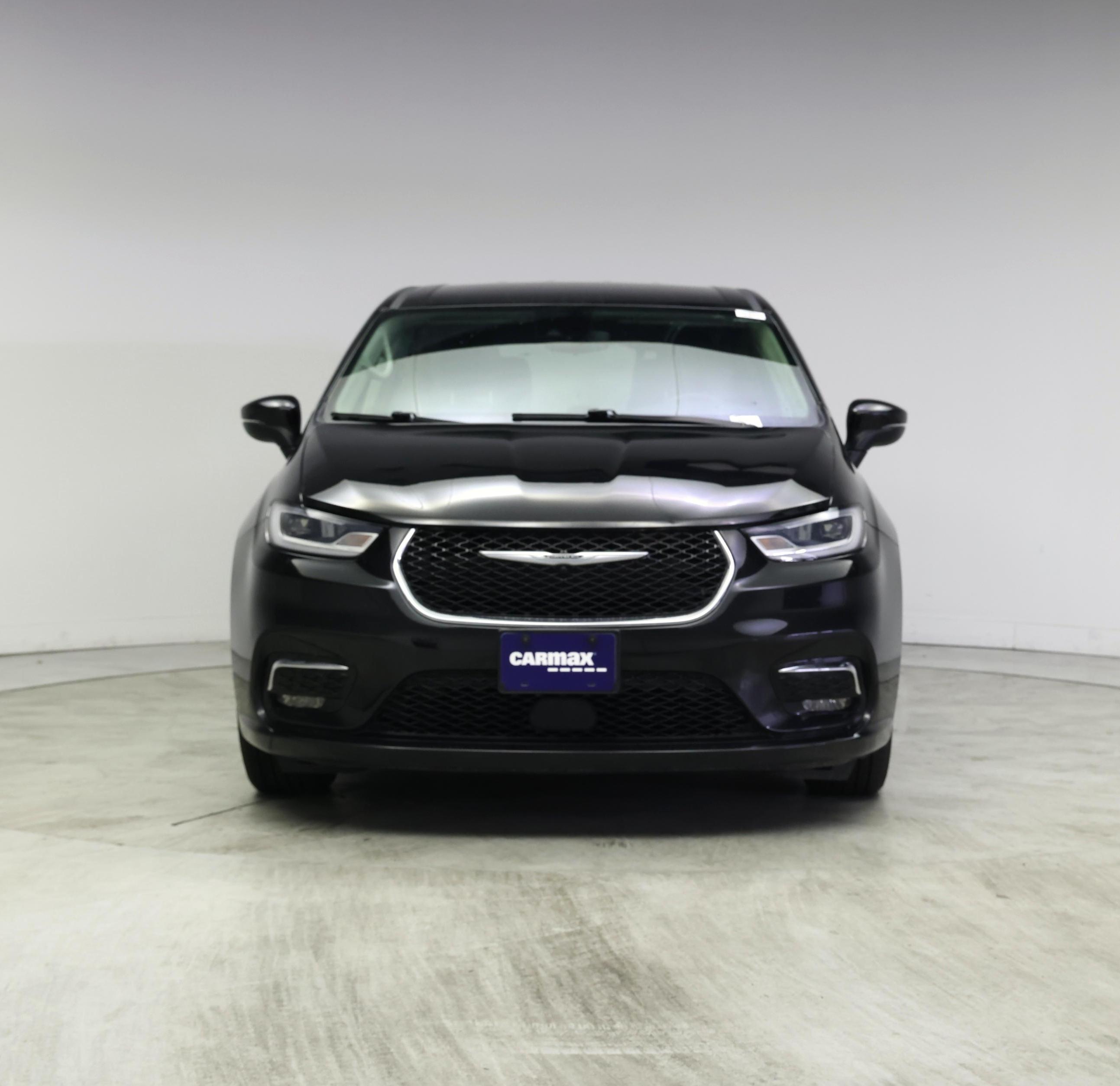 Thumbnail: 2023 Chrysler Pacifica - 5