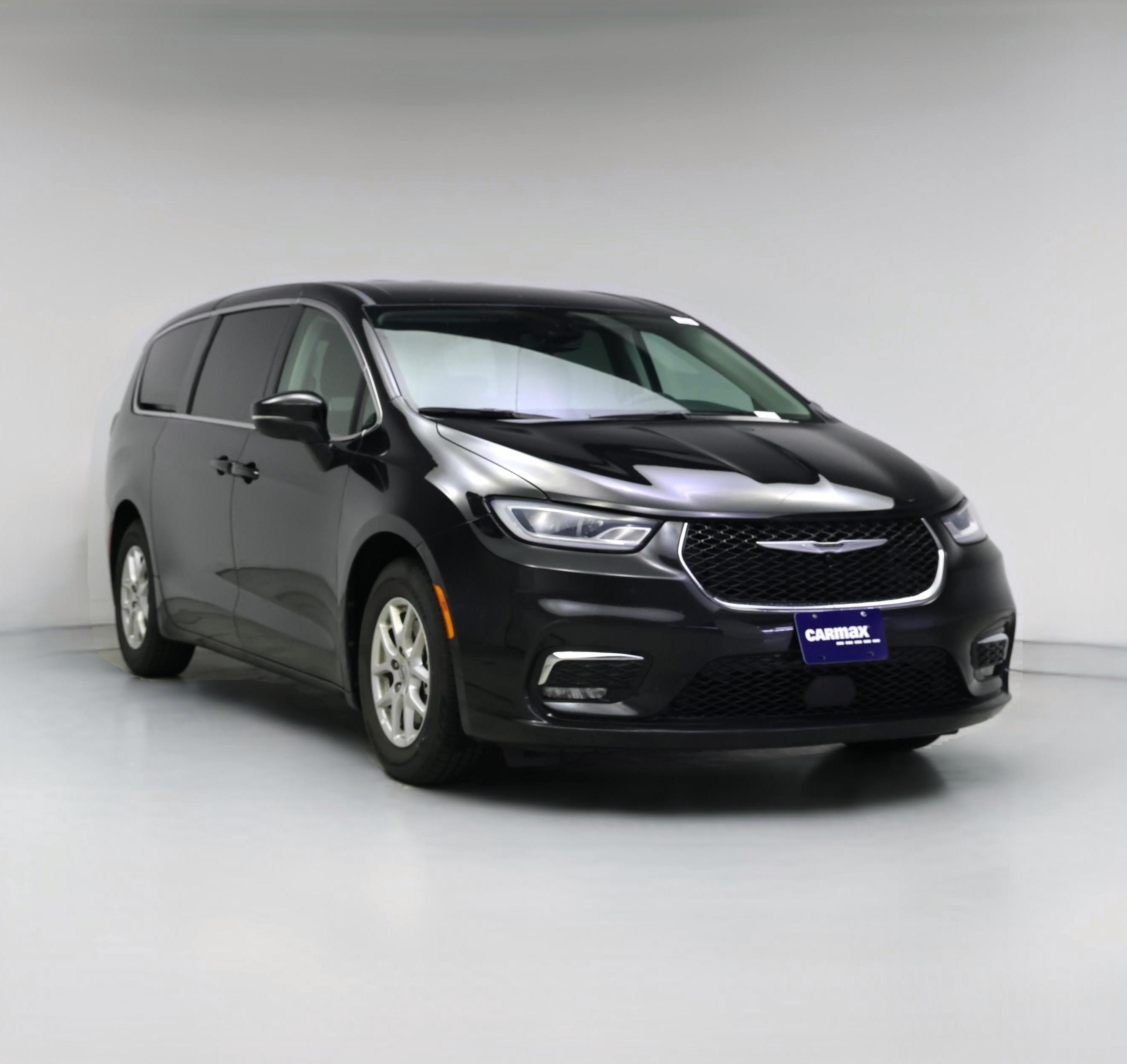 Thumbnail: 2023 Chrysler Pacifica - 1