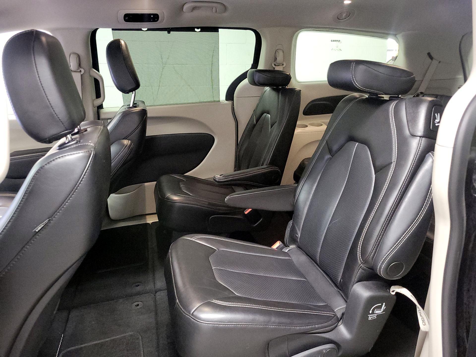 Thumbnail: 2023 Chrysler Pacifica - 18