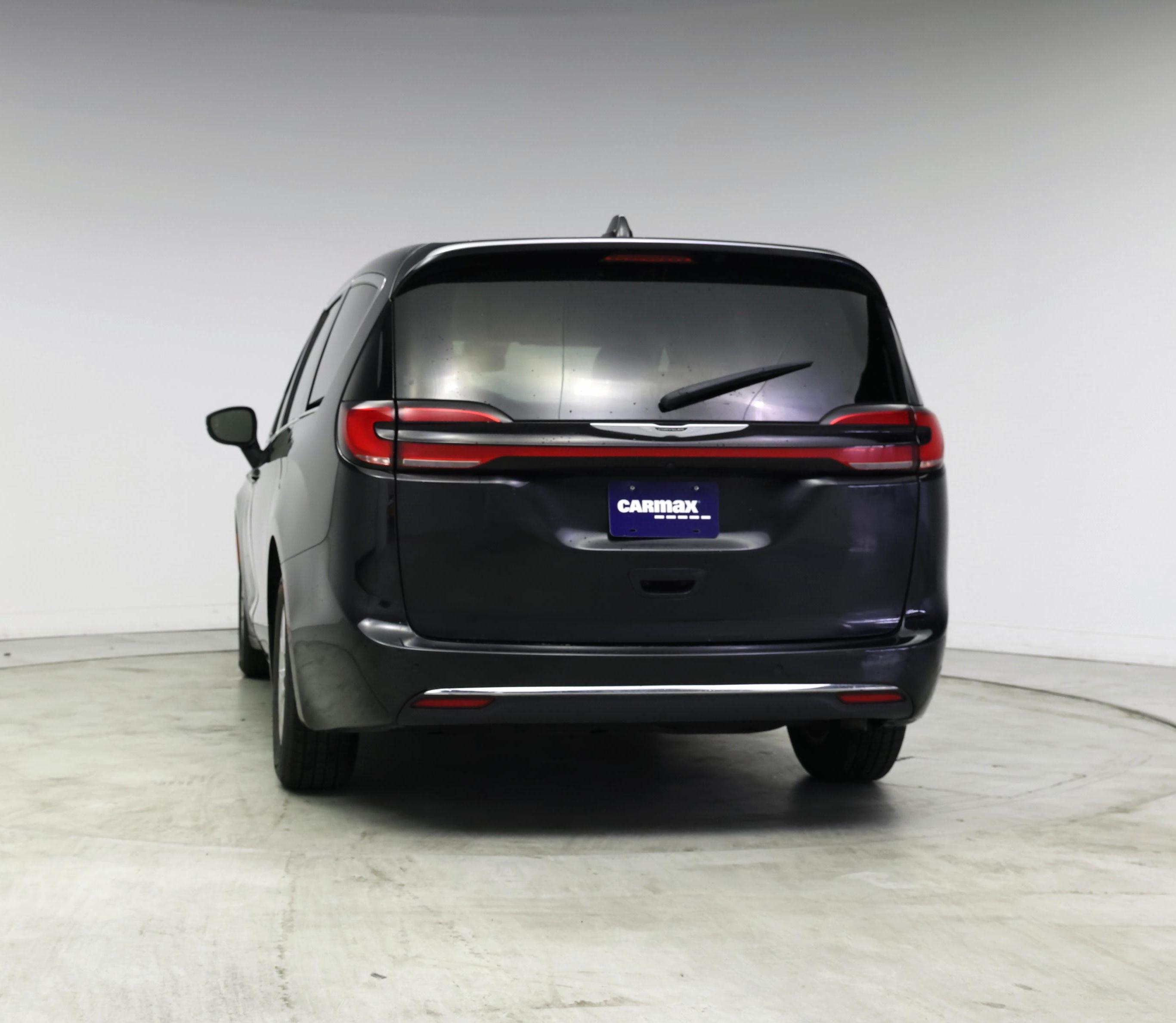 Thumbnail: 2023 Chrysler Pacifica - 6