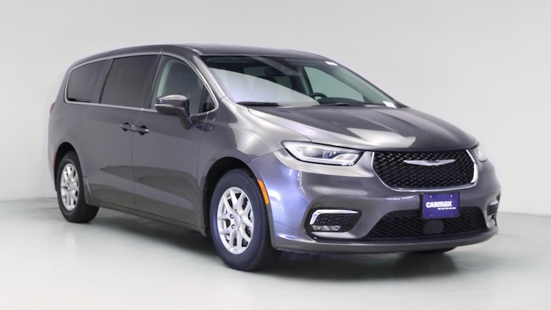 2023 Chrysler Pacifica Touring L Hero Image