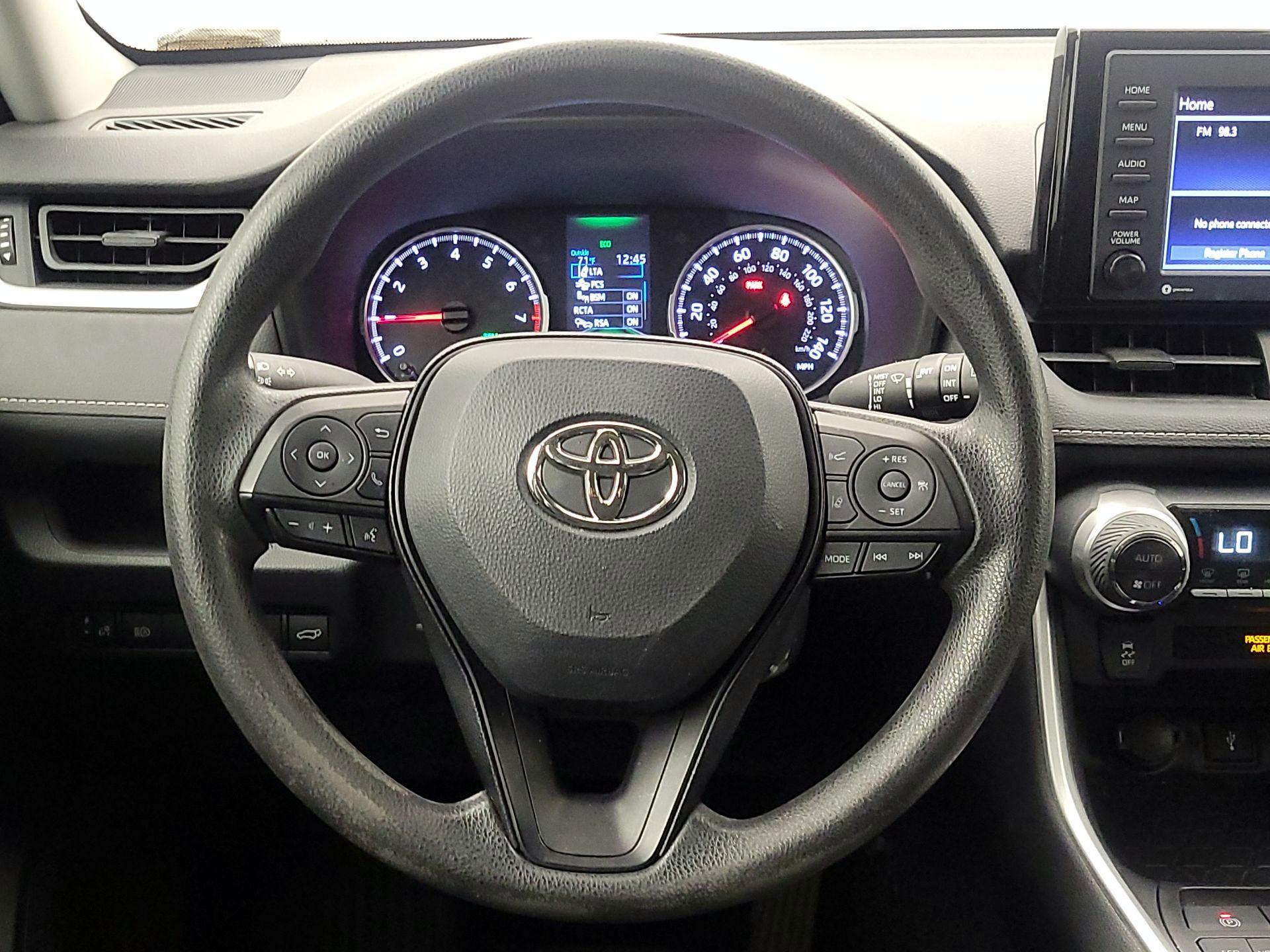 Thumbnail: 2022 Toyota RAV4 - 10