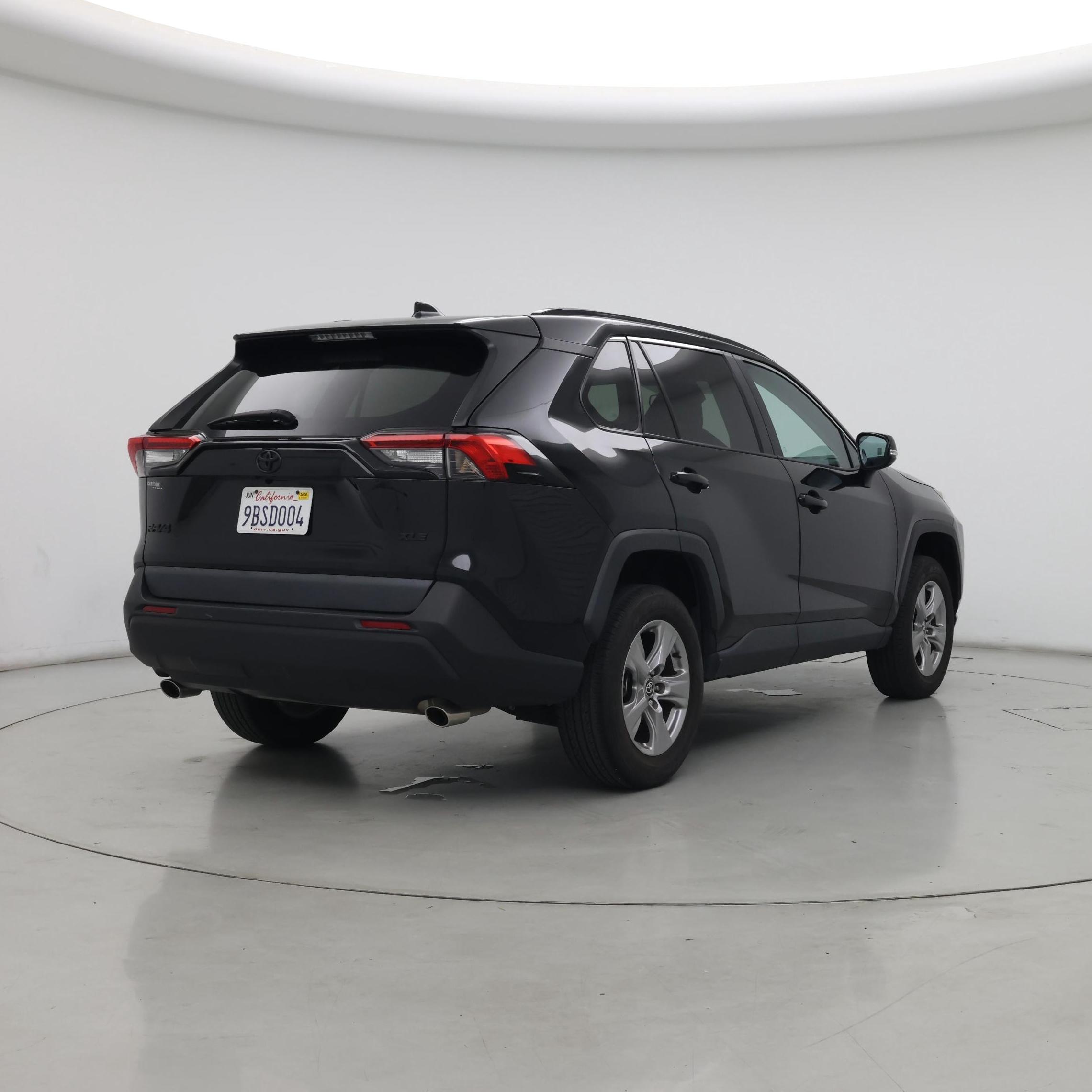 Thumbnail: 2022 Toyota RAV4 - 8