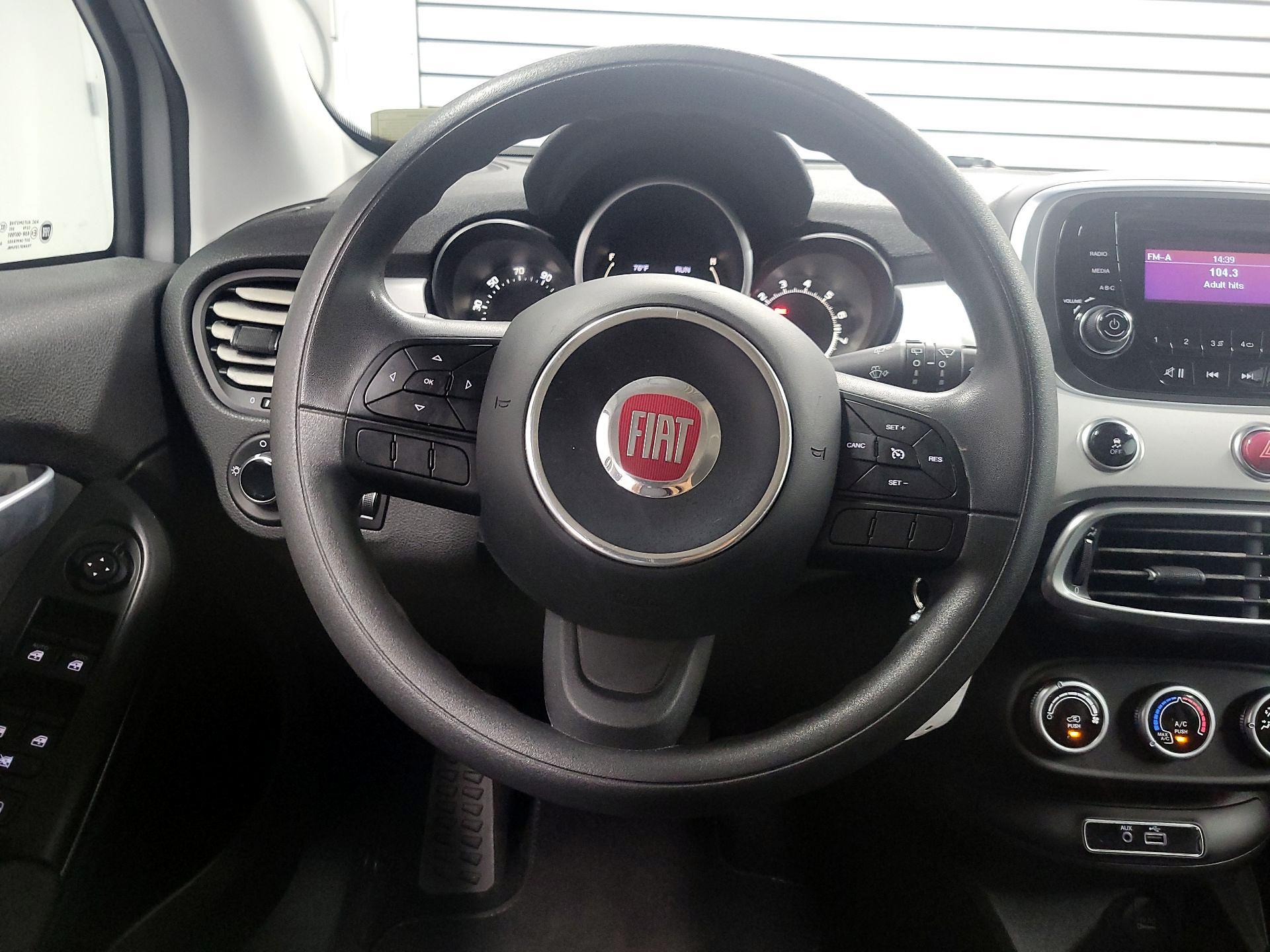Thumbnail: 2016 Fiat 500X - 10