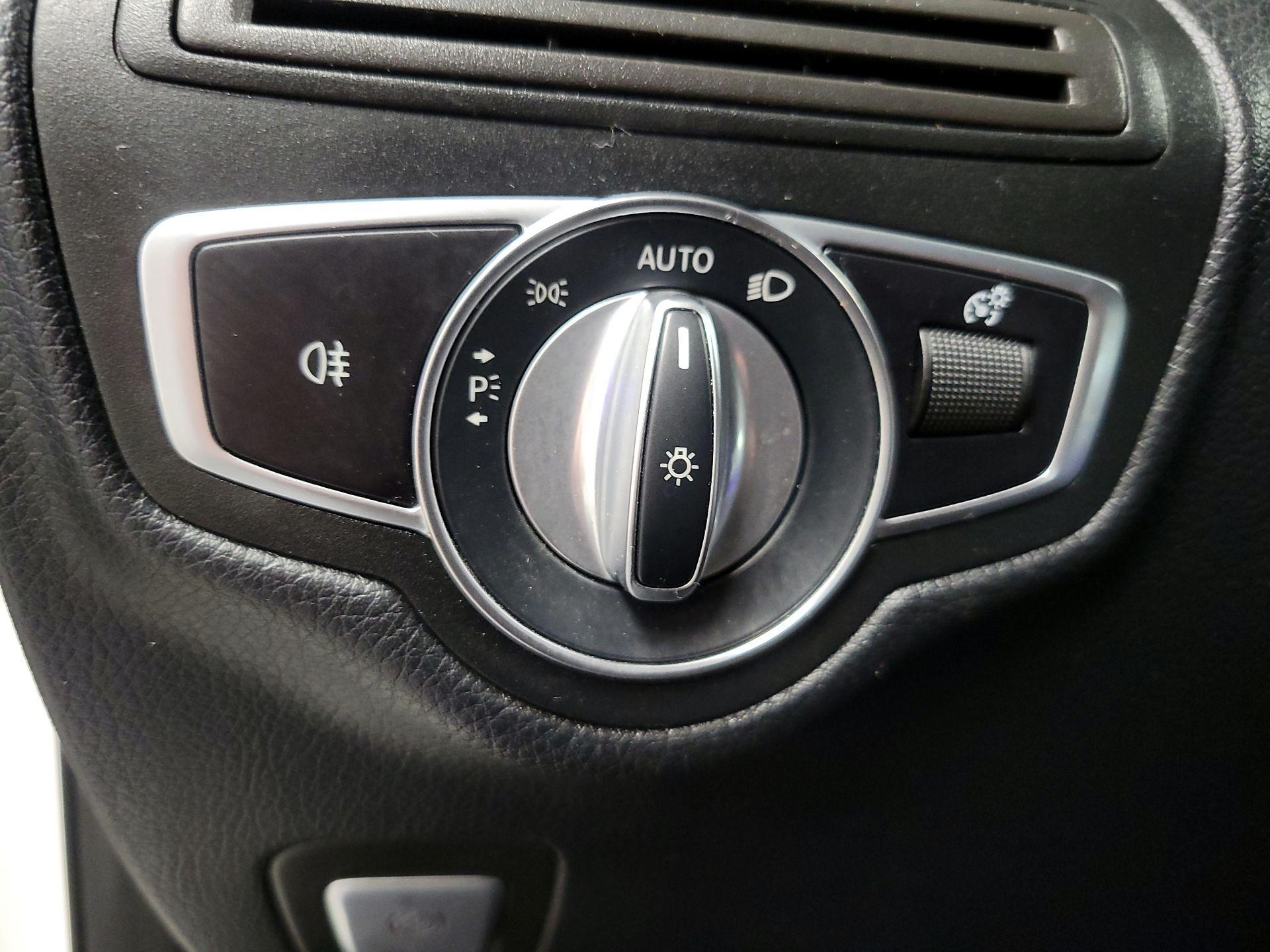 Thumbnail: 2020 Mercedes-Benz GLC - 13