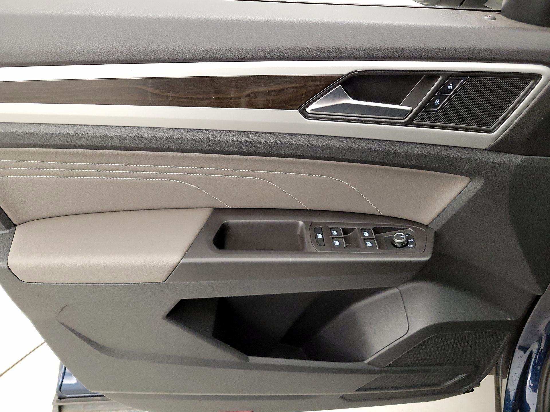 Thumbnail: 2022 Volkswagen Atlas - 12