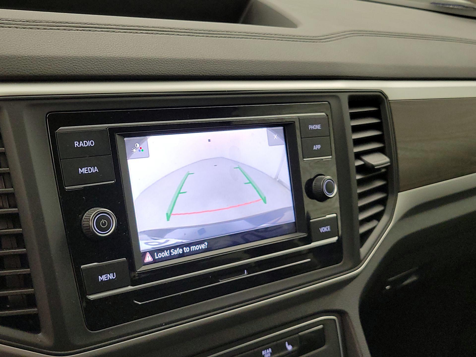 Thumbnail: 2022 Volkswagen Atlas - 14