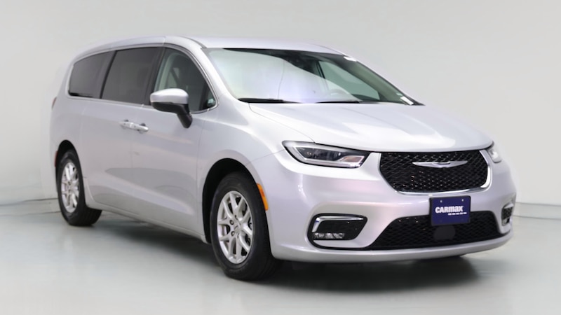 2023 Chrysler Pacifica Touring L Hero Image