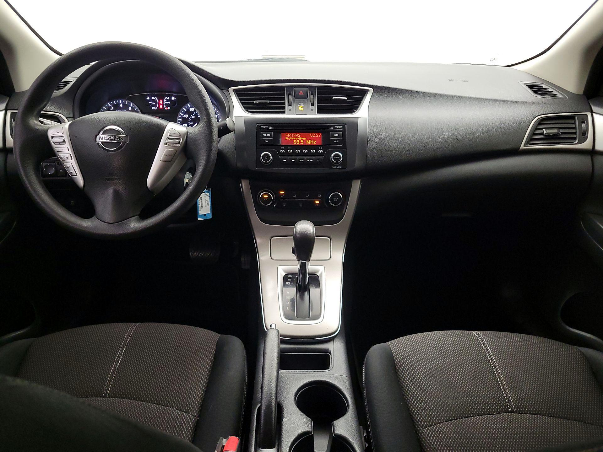 Thumbnail: 2015 Nissan Sentra - 9