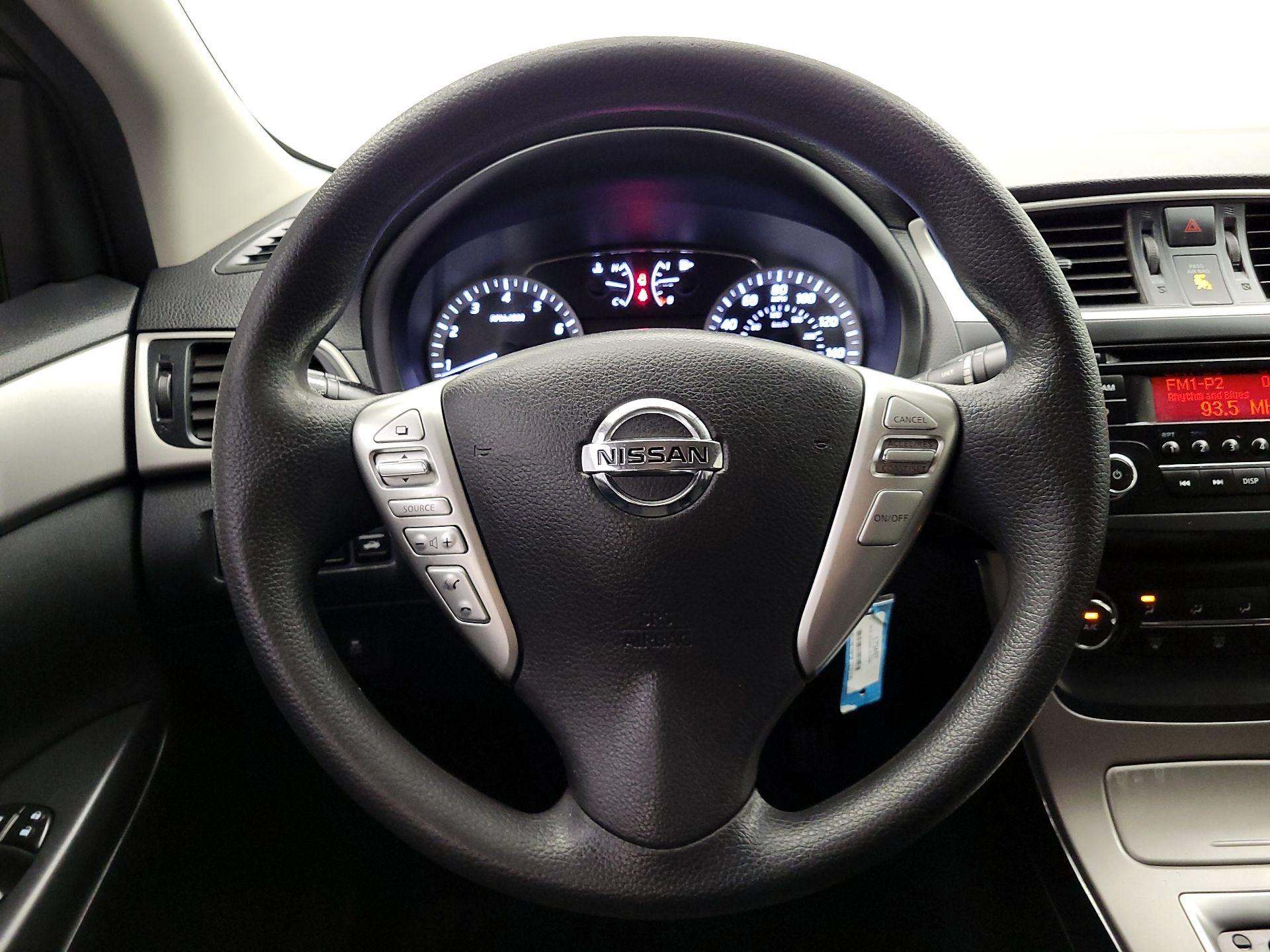 Thumbnail: 2015 Nissan Sentra - 10