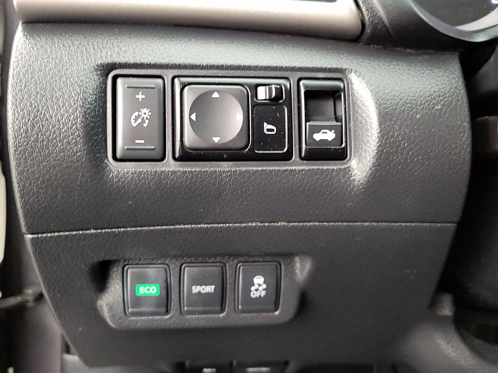 Thumbnail: 2015 Nissan Sentra - 13