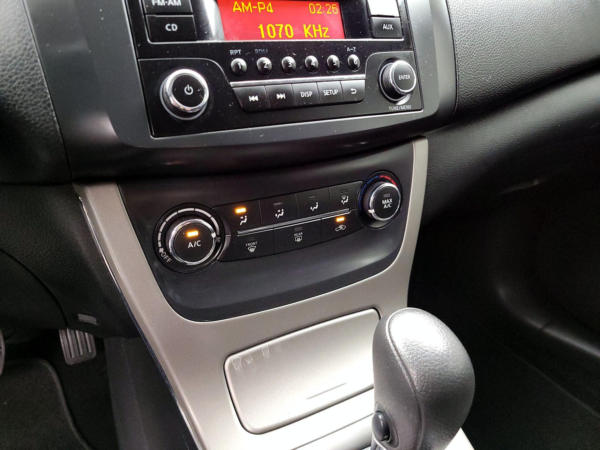 Thumbnail: 2015 Nissan Sentra - 15
