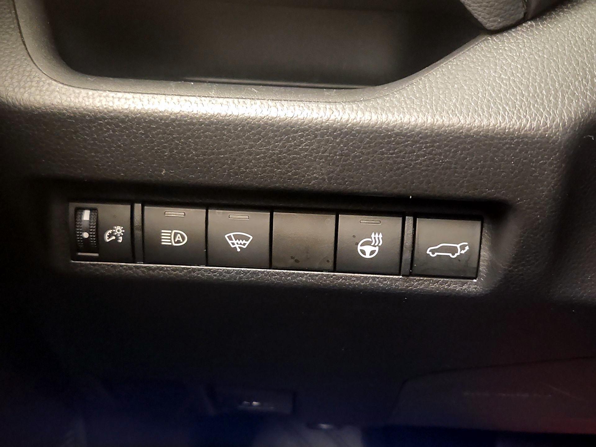 Thumbnail: 2022 Toyota RAV4 - 13