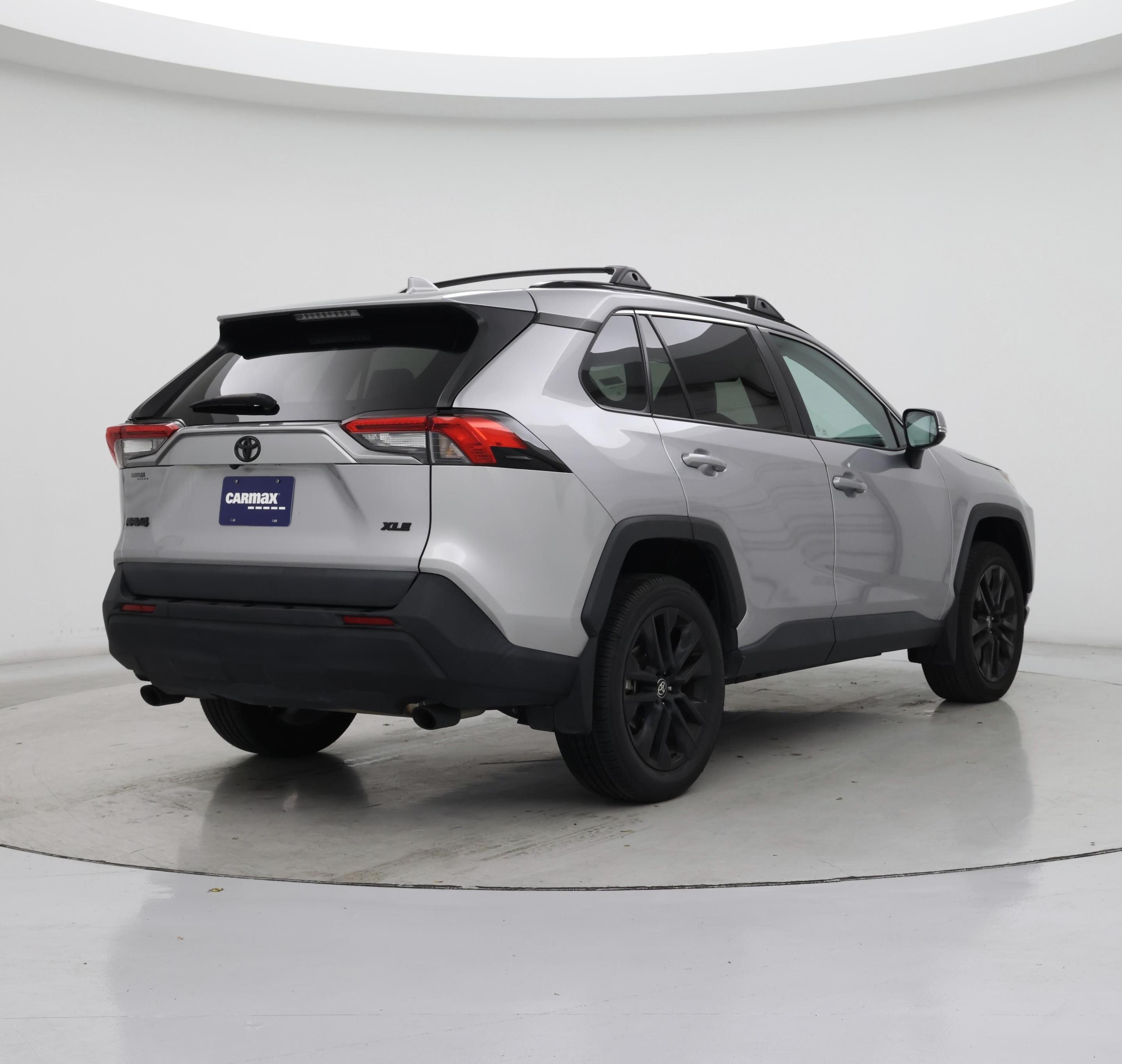 Thumbnail: 2022 Toyota RAV4 - 8
