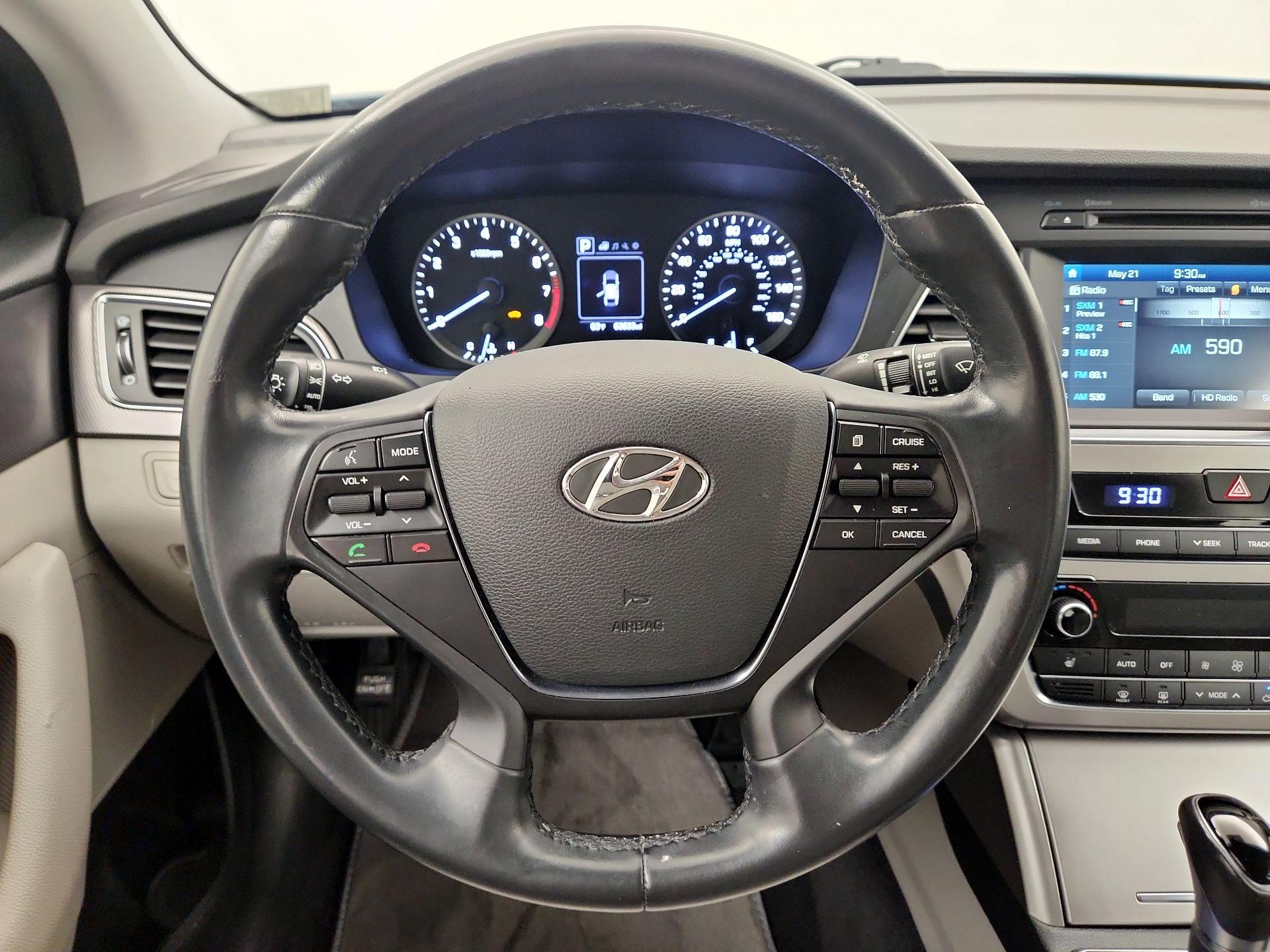Thumbnail: 2016 Hyundai Sonata - 10