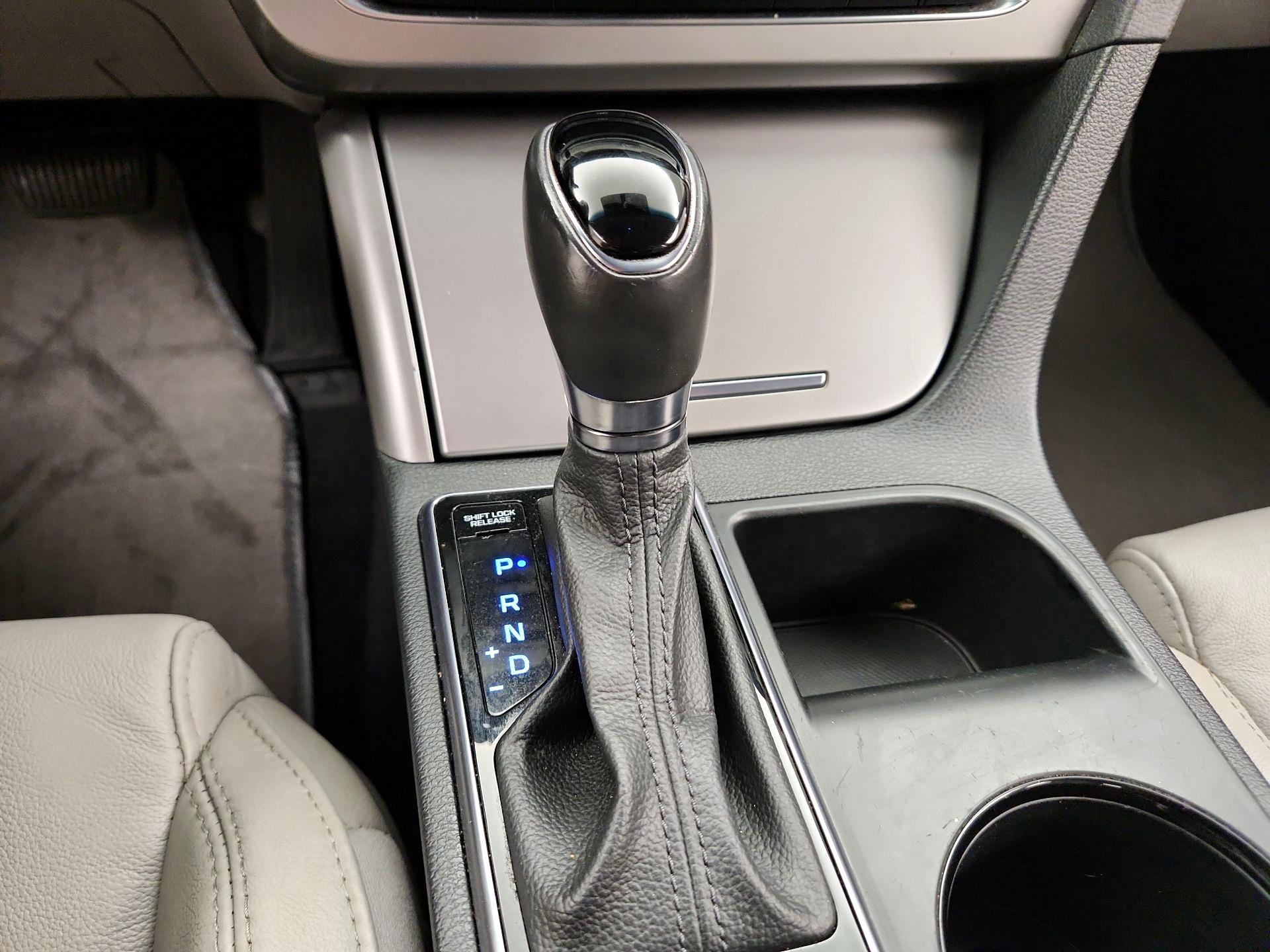 Thumbnail: 2016 Hyundai Sonata - 17