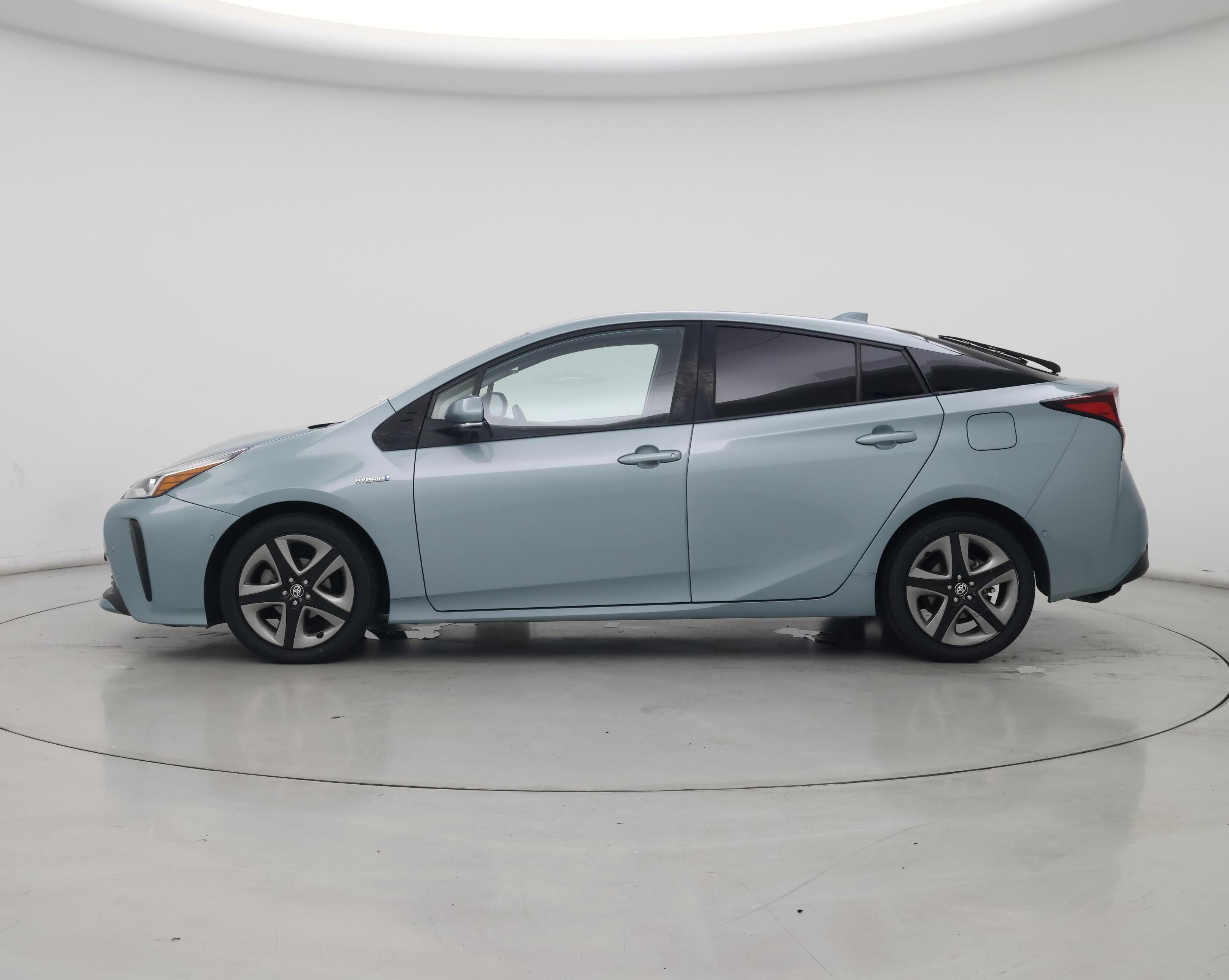 Thumbnail: 2021 Toyota Prius - 3