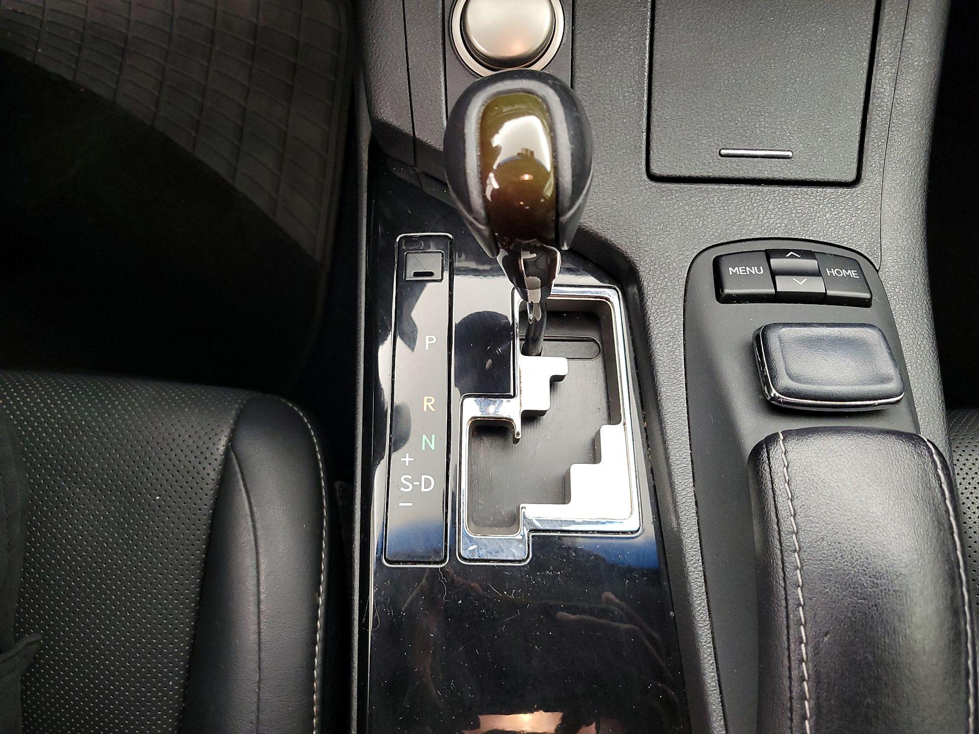 Thumbnail: 2015 Lexus ES - 18