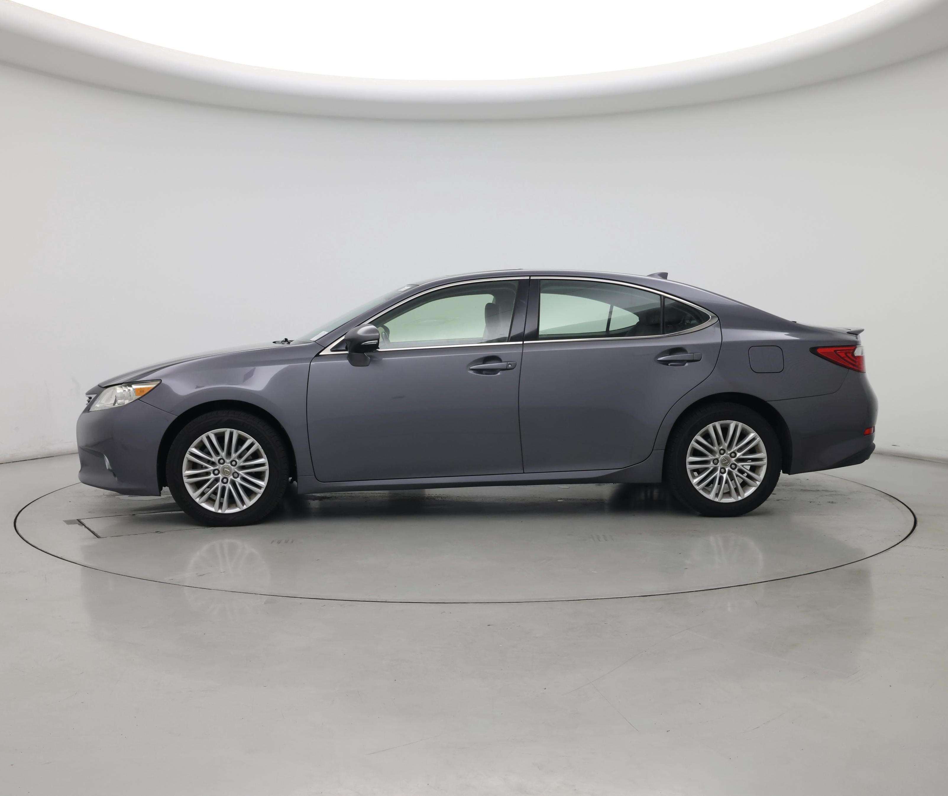 Thumbnail: 2015 Lexus ES - 3