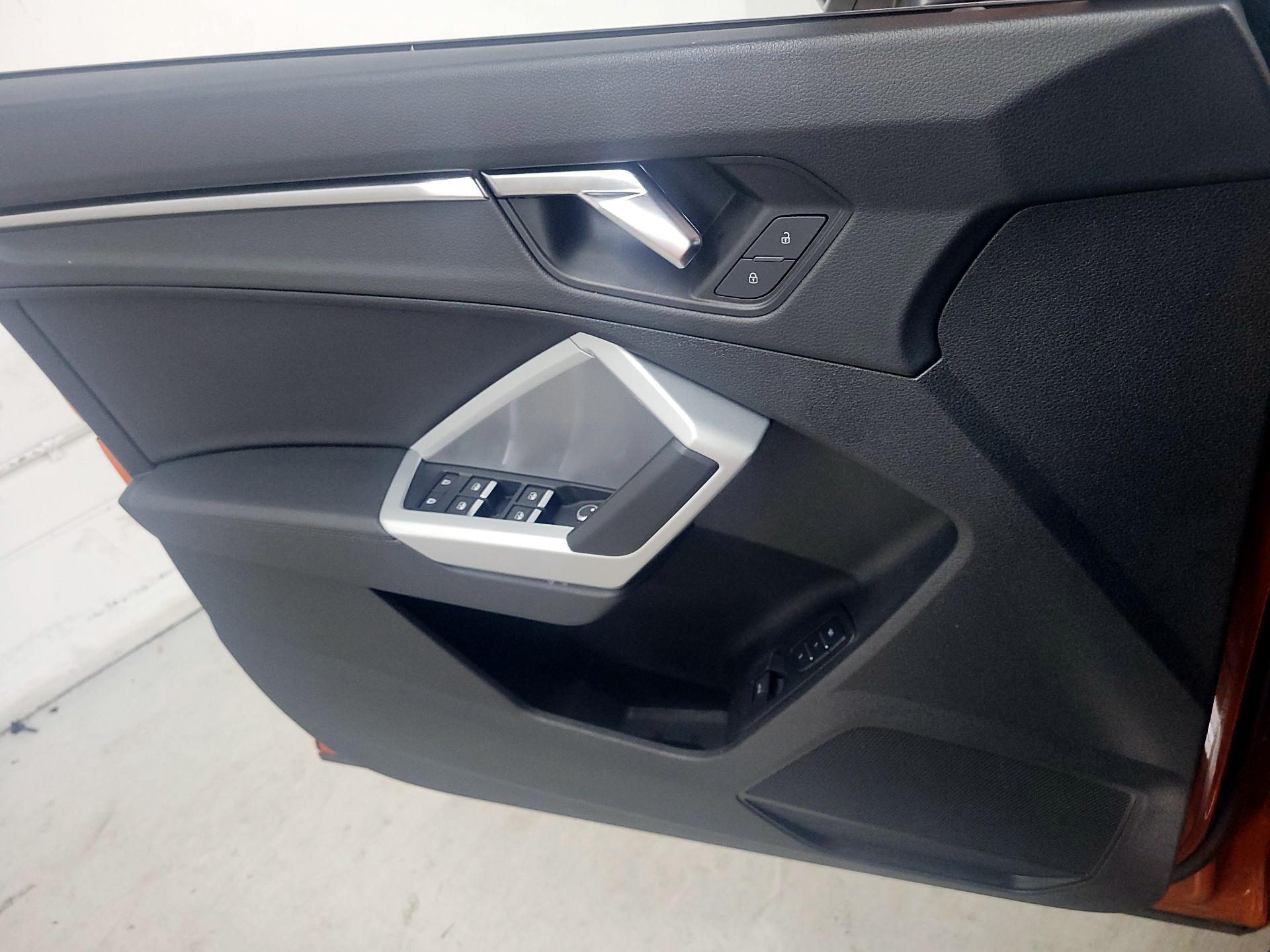 Thumbnail: 2023 Audi Q3 - 12