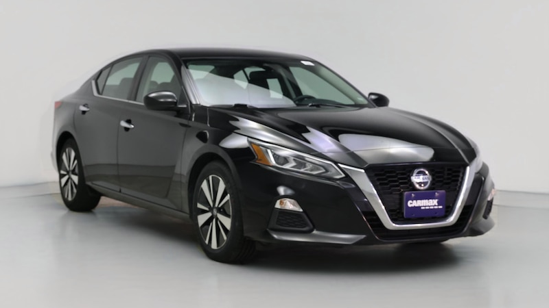 2022 Nissan Altima SV Hero Image
